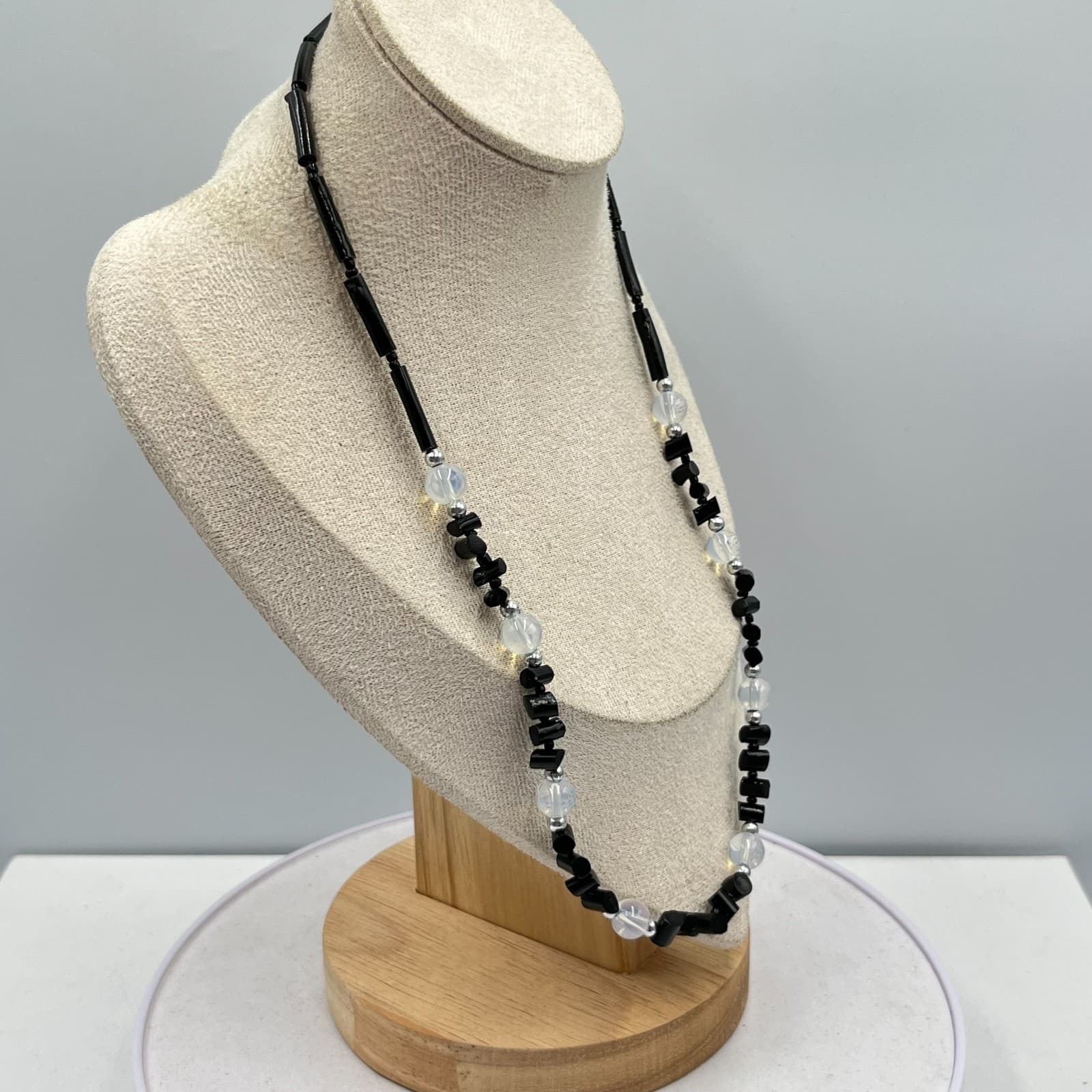 Vintage Retro Black Onyx & Opalite Beaded Necklace - 22" Boho Chic Strand Barrel - Thumbnail 4