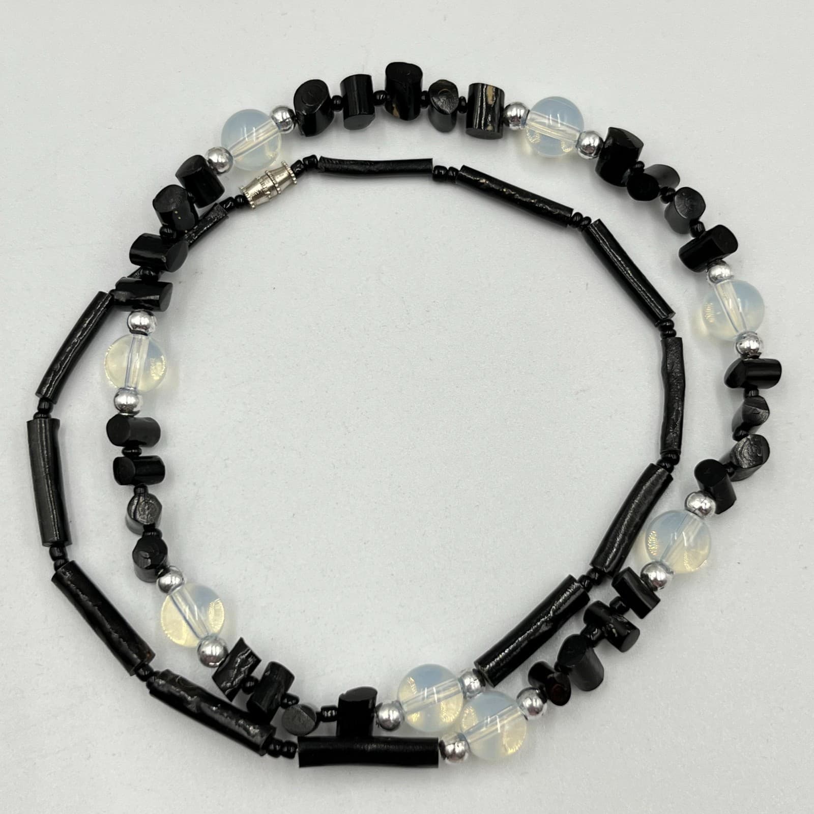 Vintage Retro Black Onyx & Opalite Beaded Necklace - 22" Boho Chic Strand Barrel - Thumbnail 2