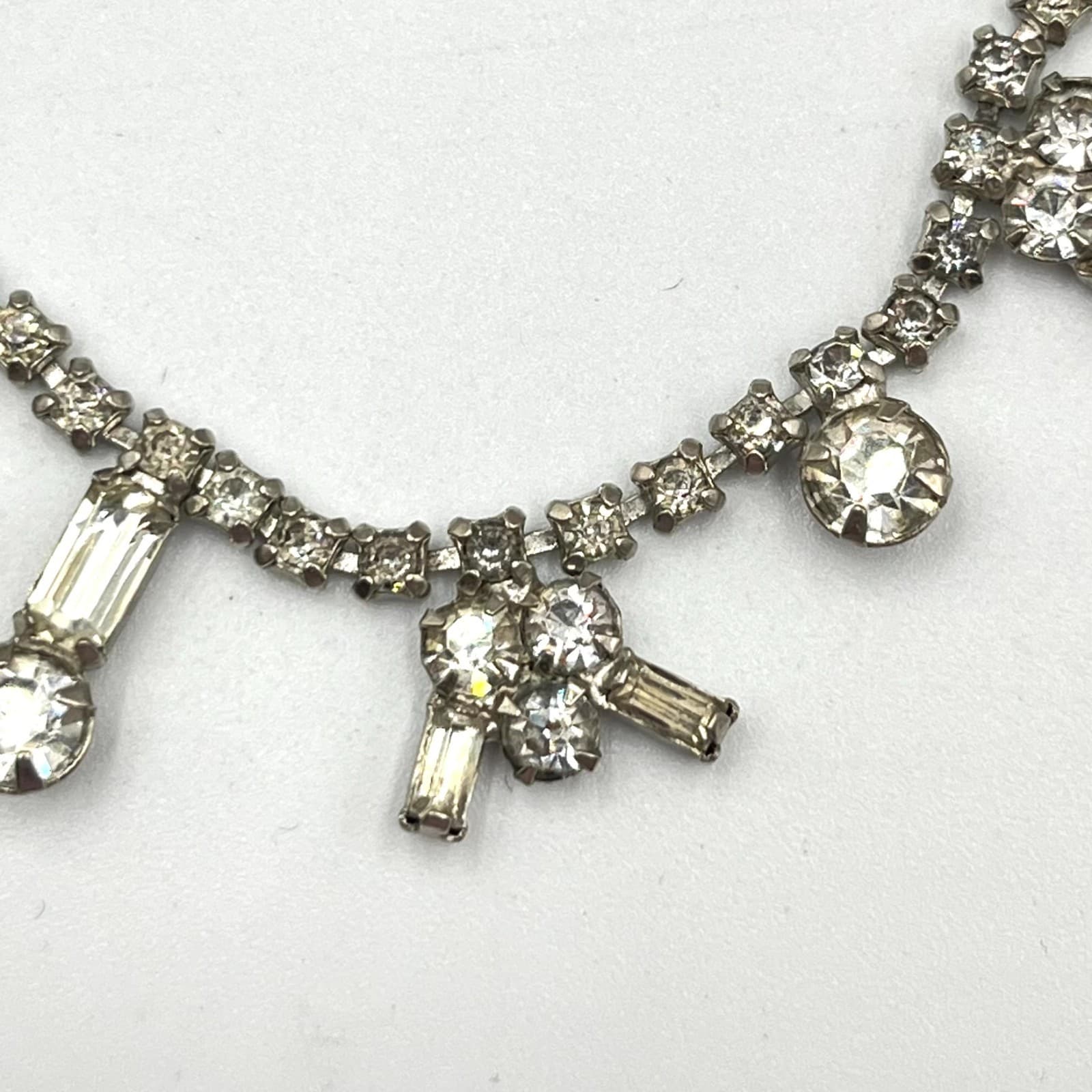 Vintage Mid-Century Crystal Fringe Choker Necklace Silver Tone Art Deco Style - Thumbnail 3