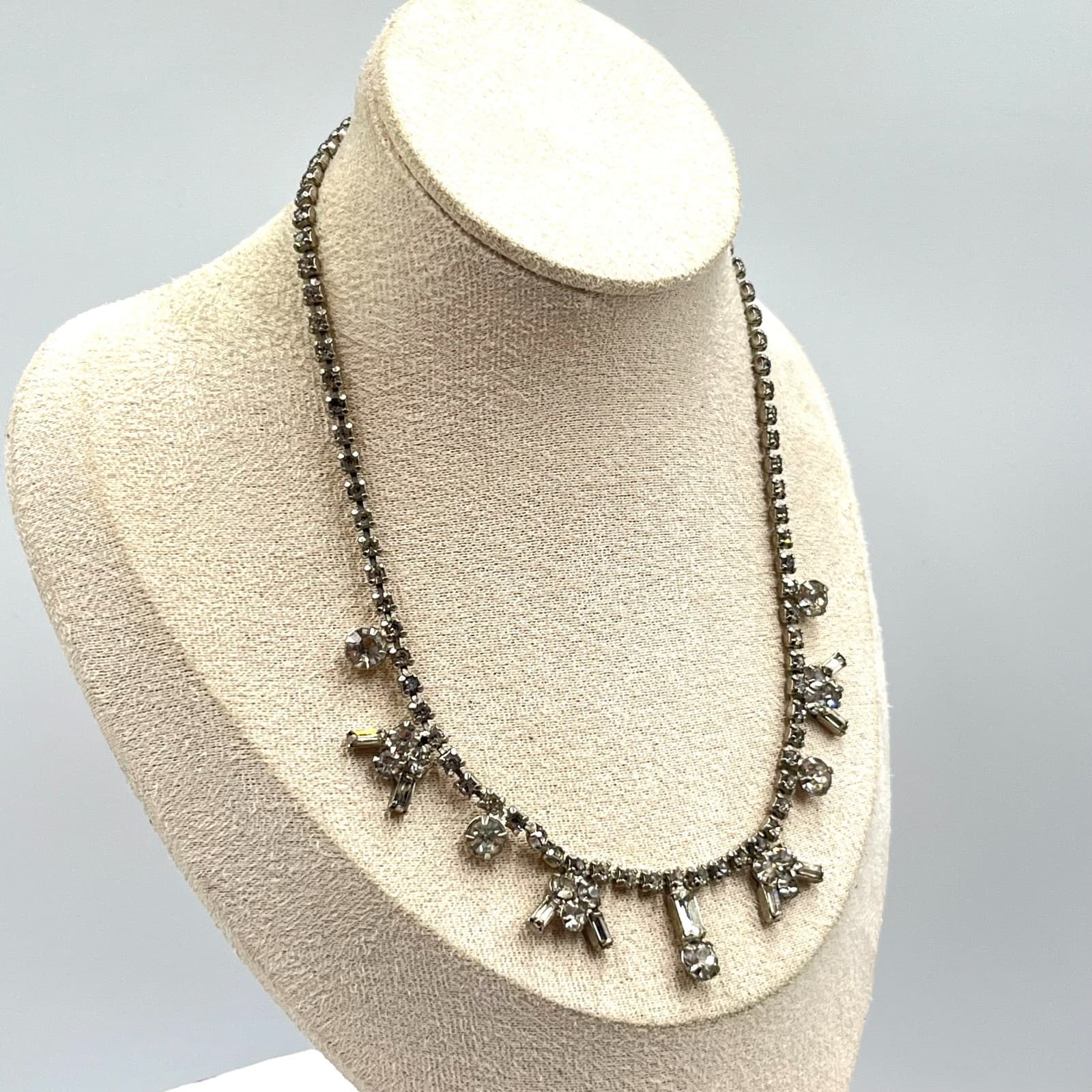 Vintage Mid-Century Crystal Fringe Choker Necklace Silver Tone Art Deco Style - Thumbnail 7