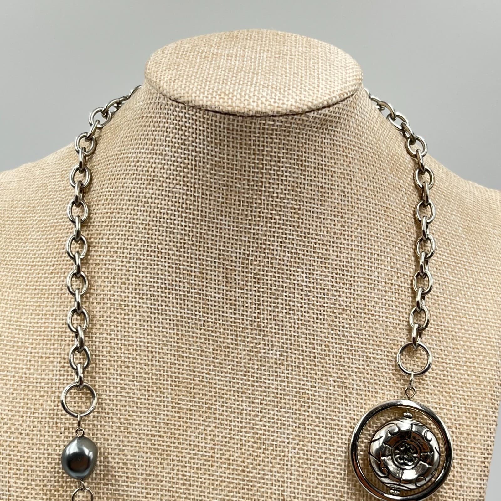 Vintage Greek Key Medallion Multi-Strand Necklace Faux Pearl Silver Tone Retro - Thumbnail 7