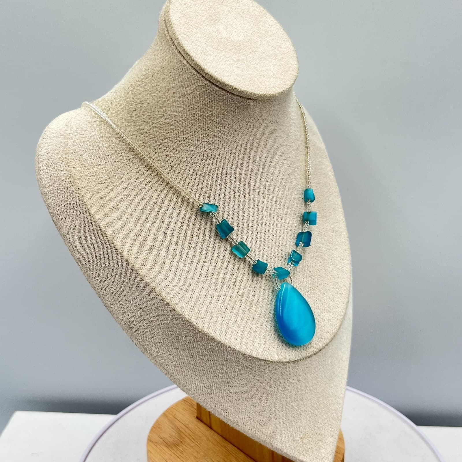 Vintage Y2K Blue Cat Eye Teardrop Pendant Necklace Clear Seed Bead Boho Retro - Thumbnail 8