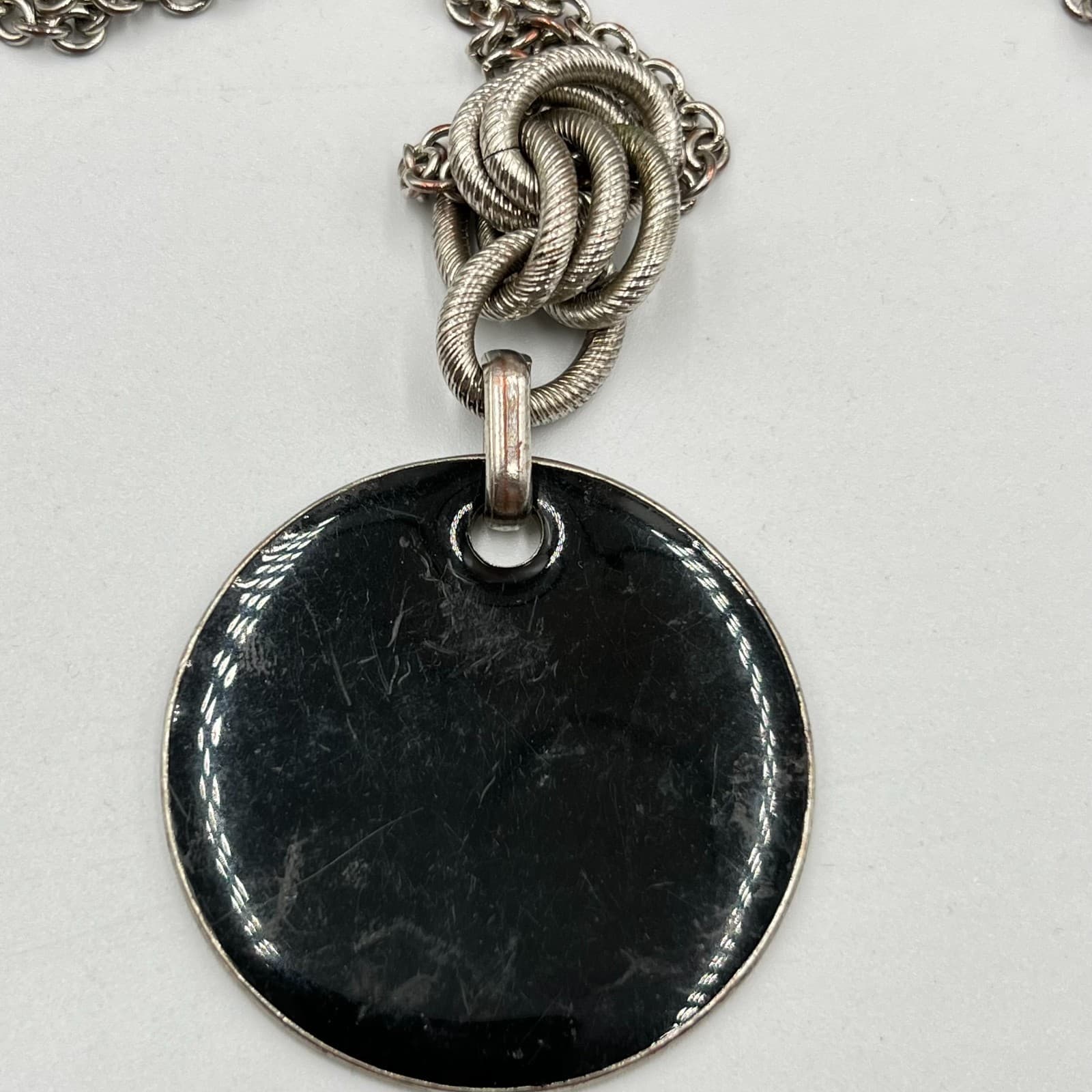 Vintage New York & Co Y2K Black Enamel Round Pendant Silver Tone Knot Necklace - Thumbnail 4