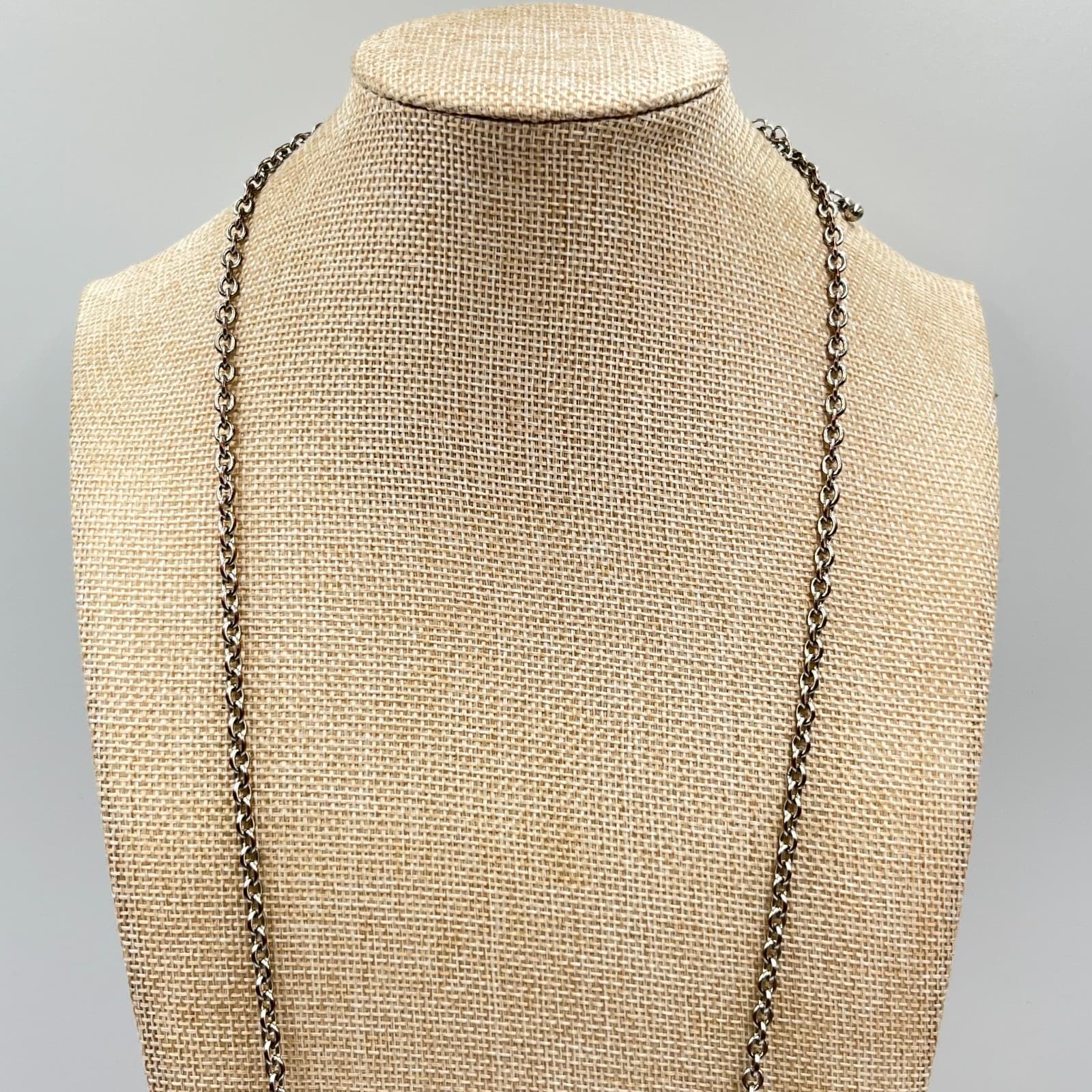 Vintage New York & Co Y2K Black Enamel Round Pendant Silver Tone Knot Necklace - Thumbnail 8