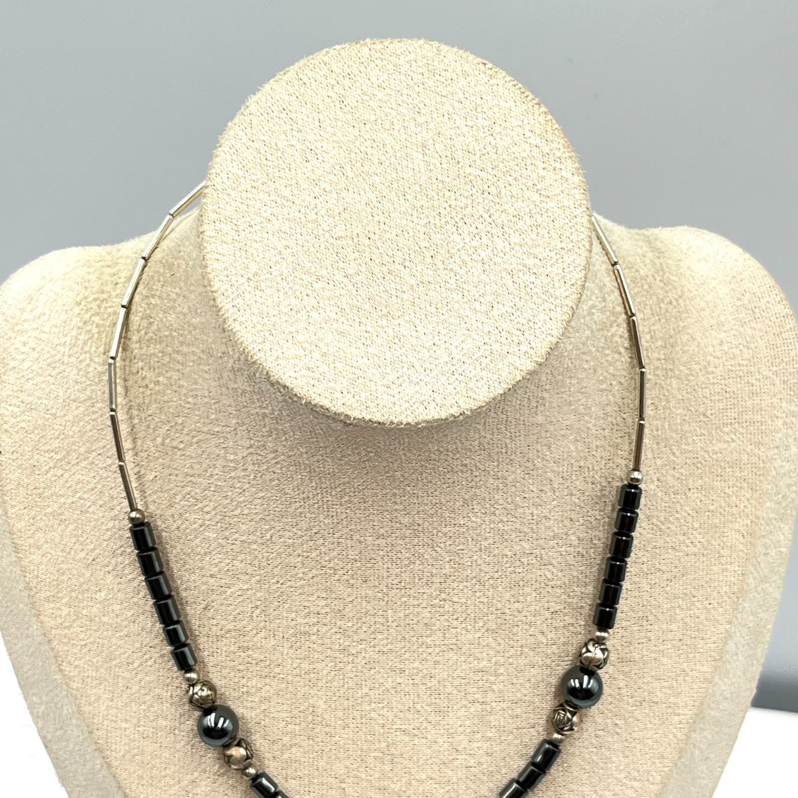Vintage Southwestern Hematite Bear Fetish Necklace Black Stone Bead Retro - Thumbnail 8