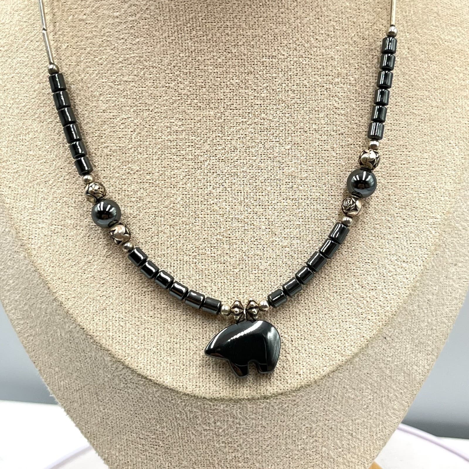 Vintage Southwestern Hematite Bear Fetish Necklace Black Stone Bead Retro - Thumbnail 9