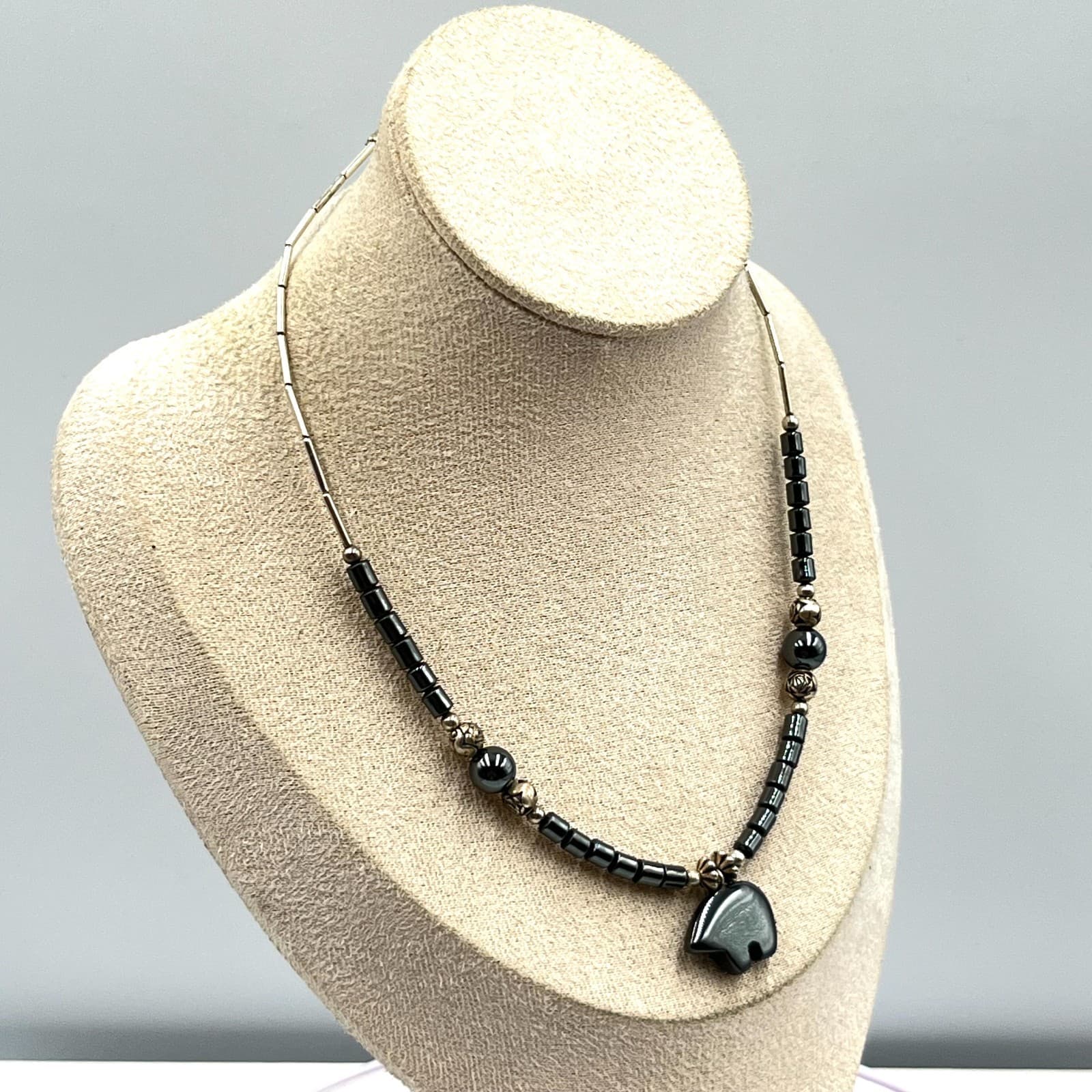 Vintage Southwestern Hematite Bear Fetish Necklace Black Stone Bead Retro - Thumbnail 7