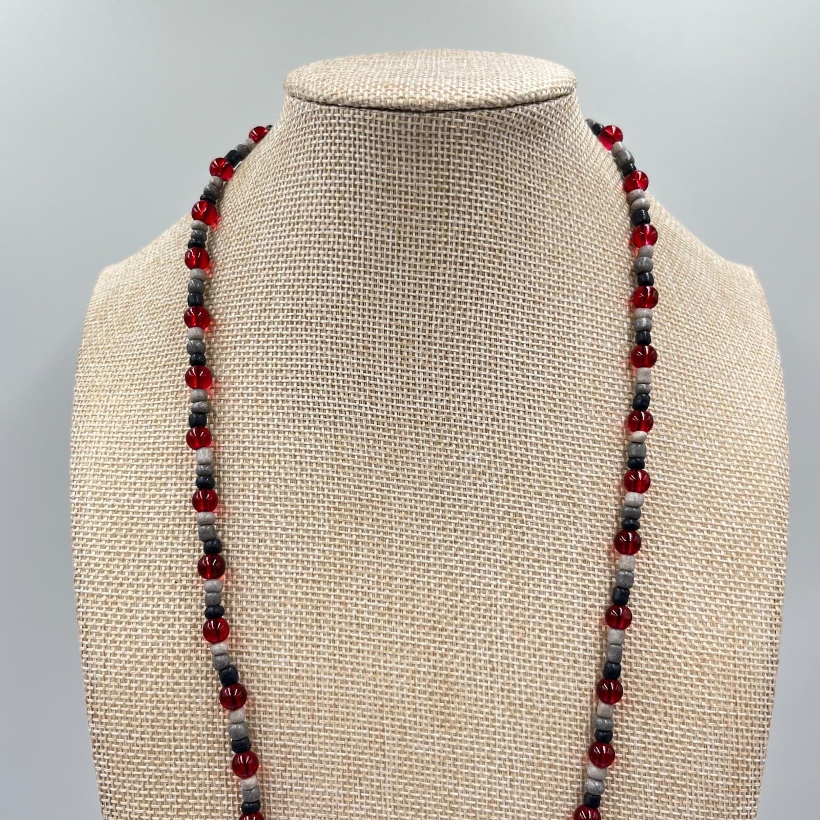 Vintage Goth Red & Black Beaded Skull Necklace Retro Grunge Alt Boho Jewelry - Thumbnail 6