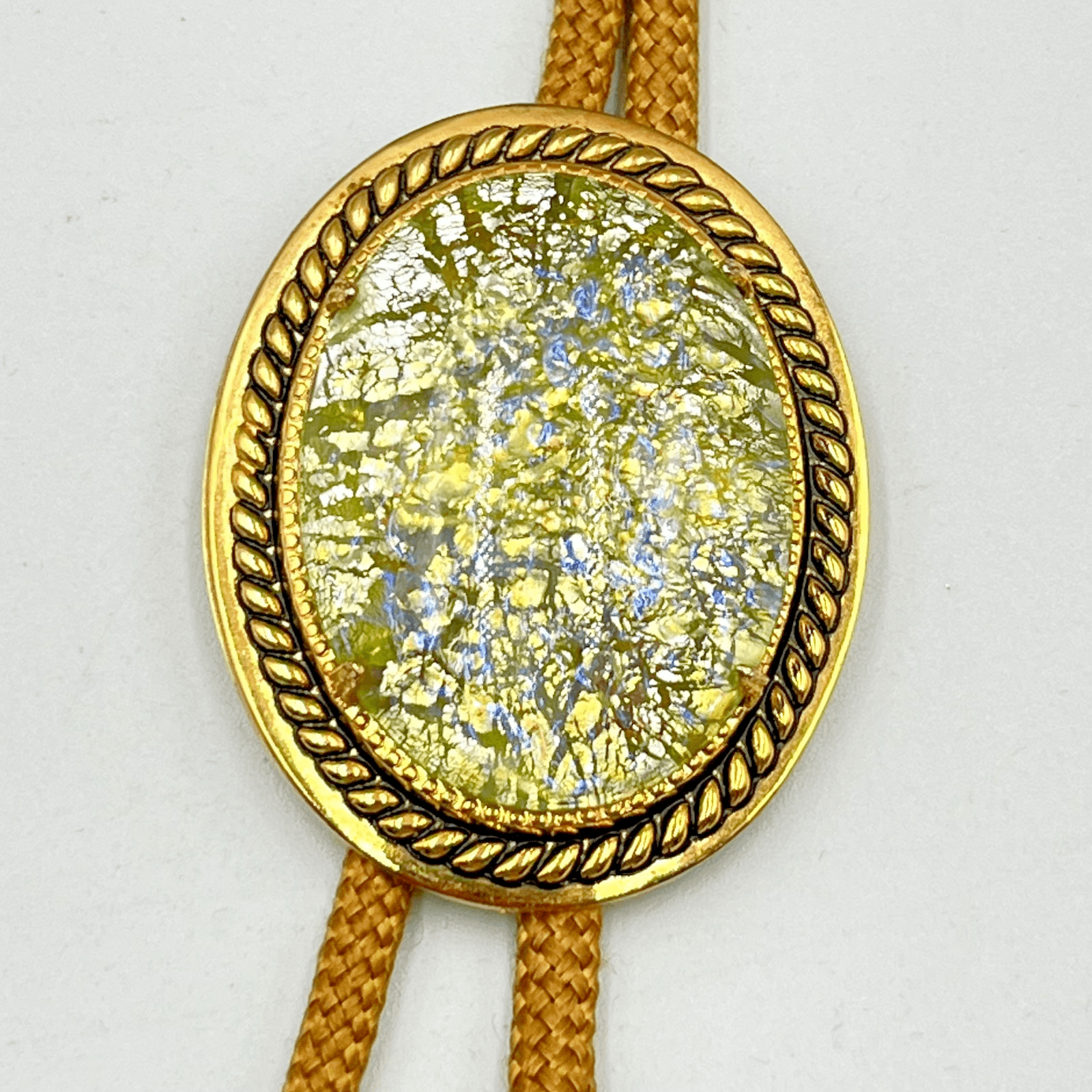 Vintage Western Gold Tone Green Crushed Foil Glass Bolo Tie Retro Cowboy Boho