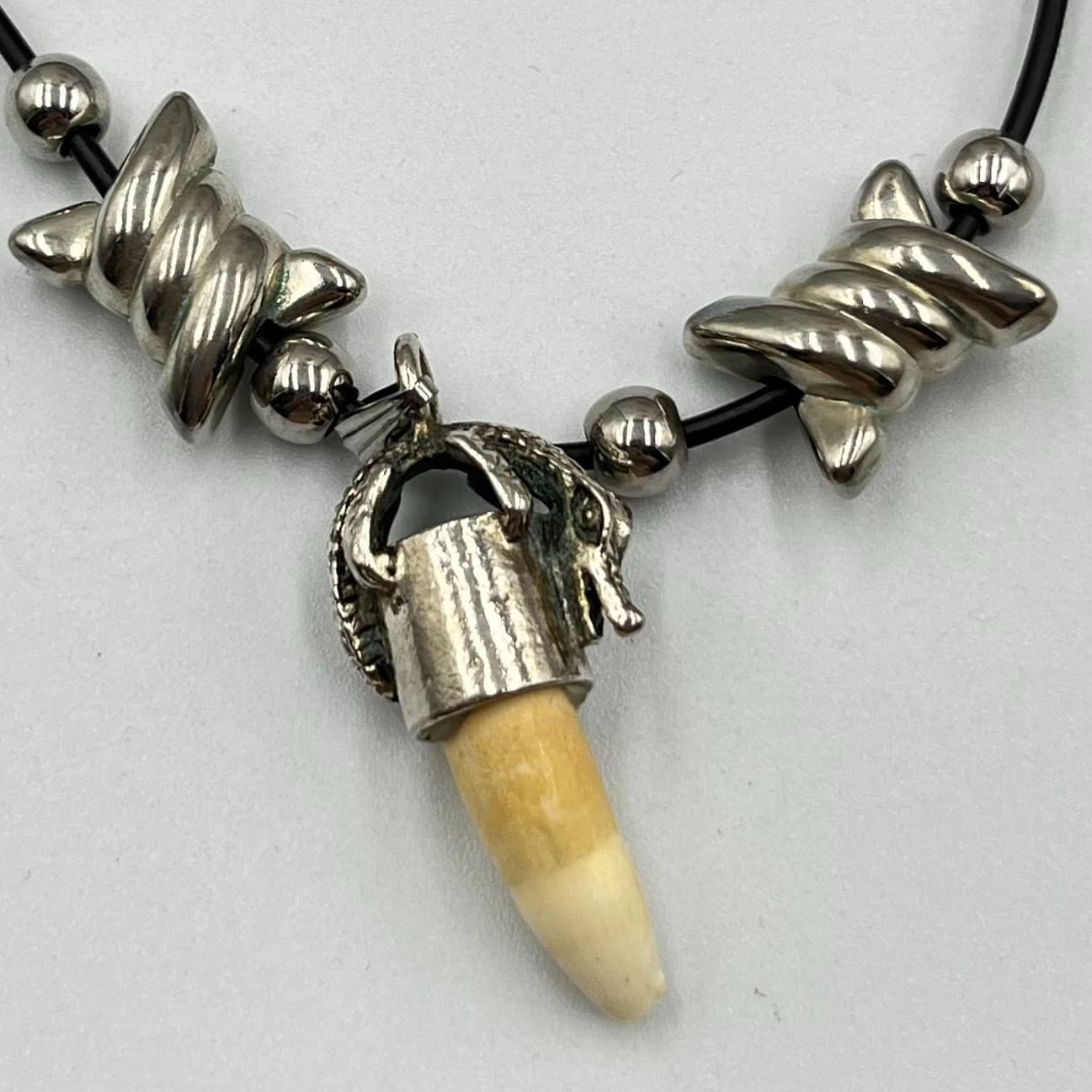 Vintage Faux Tooth Dragon Claw Necklace Barb Wire Beads Black Cord Goth Retro - Thumbnail 2