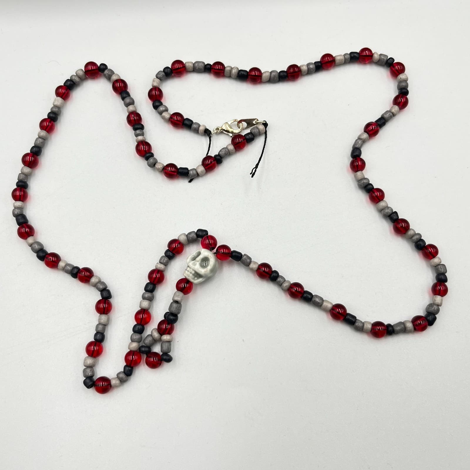 Vintage Goth Red & Black Beaded Skull Necklace Retro Grunge Alt Boho Jewelry - Thumbnail 3