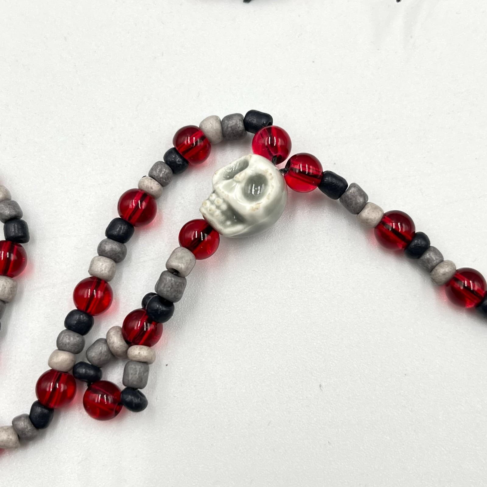 Vintage Goth Red & Black Beaded Skull Necklace Retro Grunge Alt Boho Jewelry - Thumbnail 5