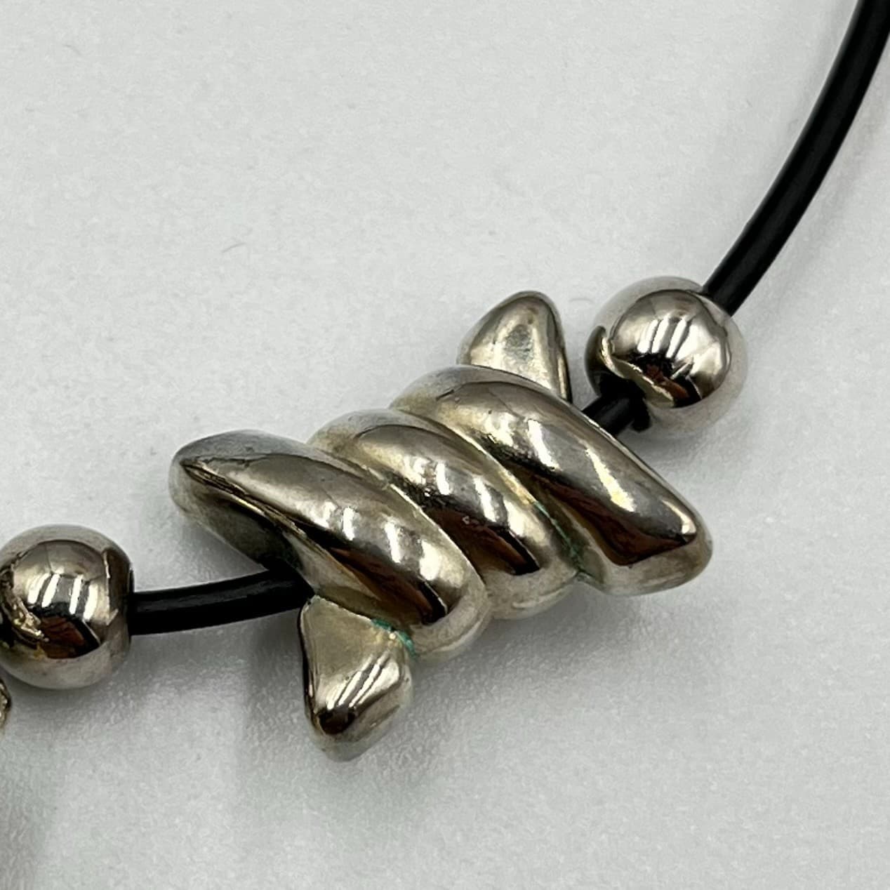 Vintage Faux Tooth Dragon Claw Necklace Barb Wire Beads Black Cord Goth Retro - Thumbnail 3