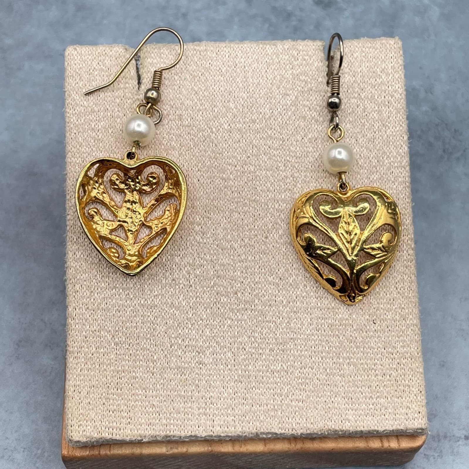Vintage Filigree Heart Drop Earrings Faux Pearl Accent Gold Tone Hook Style - Thumbnail 6