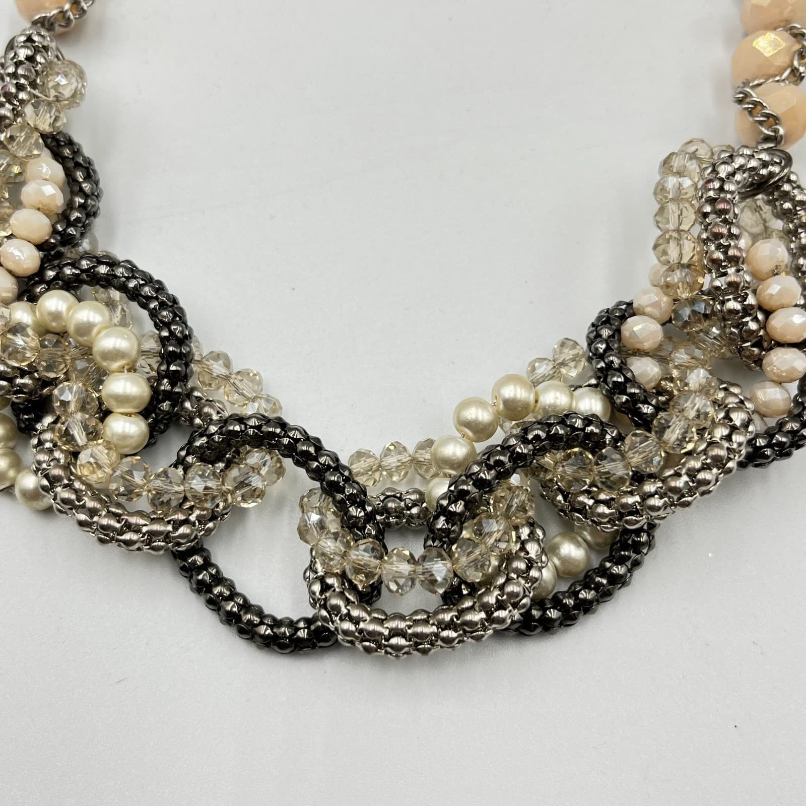 VTG Vera Wang Interlocking Circle Pearl & Crystal Statement Necklace Silver Tone - Thumbnail 3