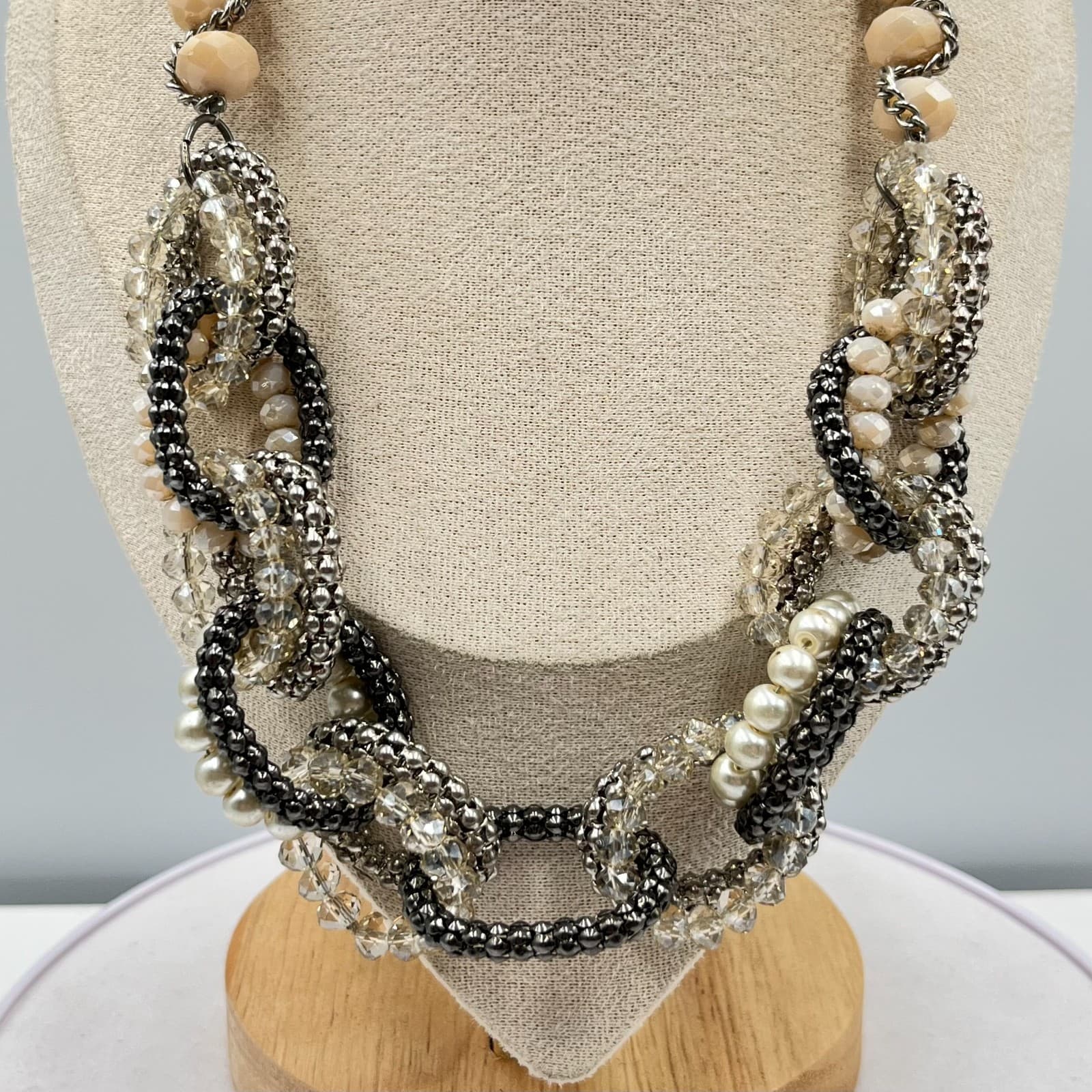 VTG Vera Wang Interlocking Circle Pearl & Crystal Statement Necklace Silver Tone - Thumbnail 7