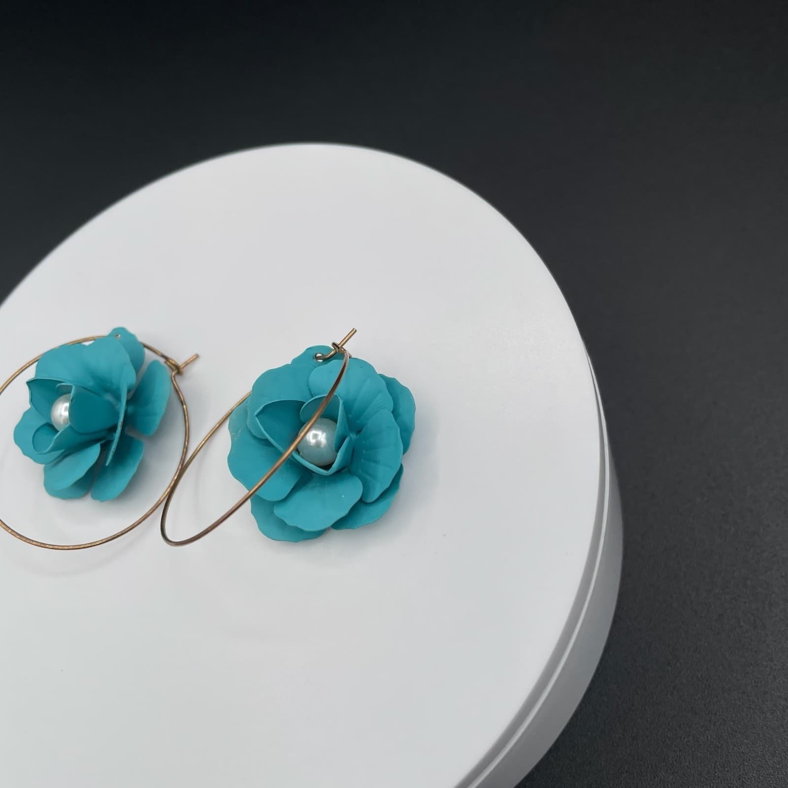 Vintage Teal Floral Hoop Earrings with Pearl Center – Statement Flower Jewelry - Thumbnail 3