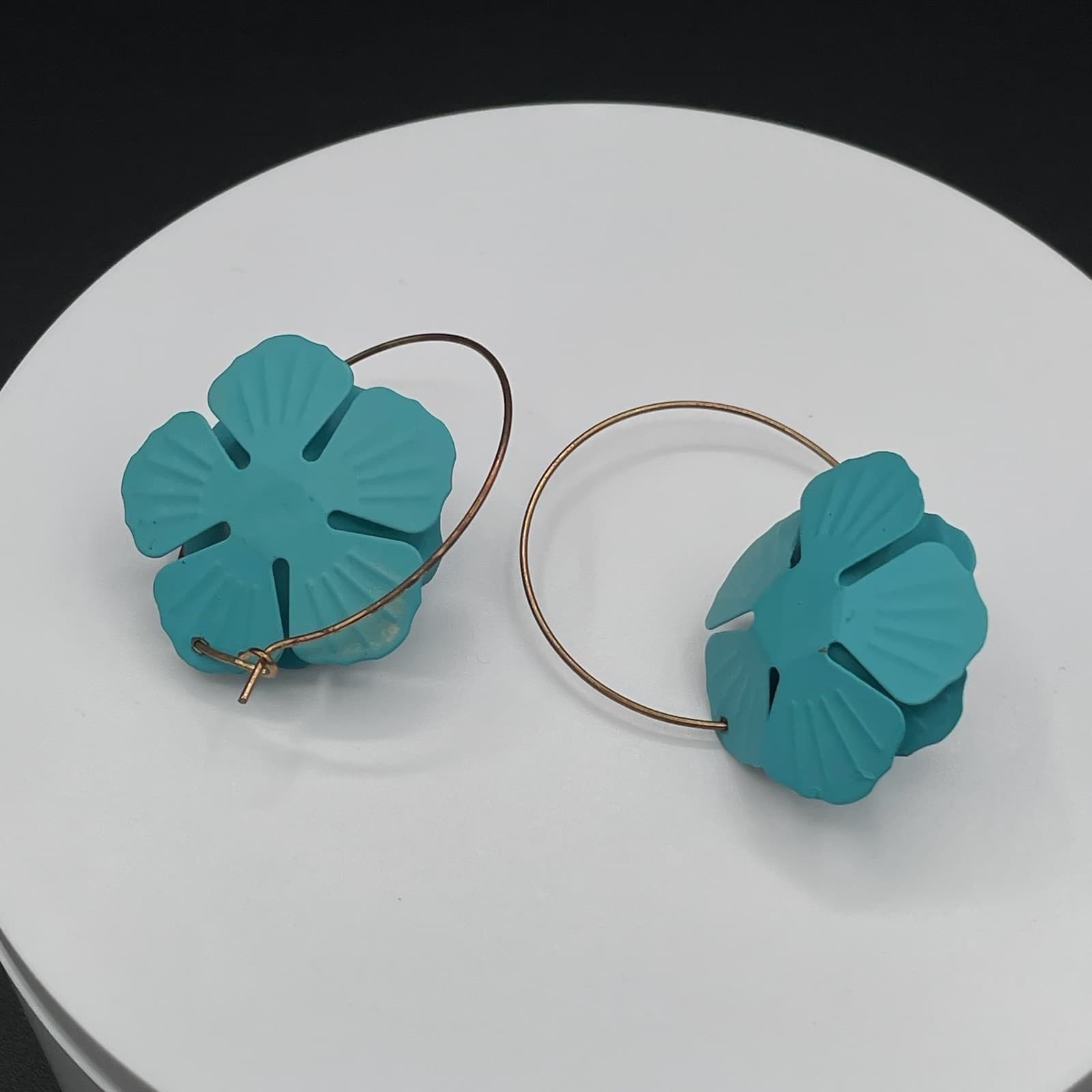 Vintage Teal Floral Hoop Earrings with Pearl Center – Statement Flower Jewelry - Thumbnail 6