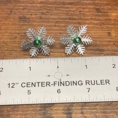 Vintage Holiday Snowflake Stud Earrings Silver Tone Green Ball Christmas Winter - Thumbnail 6
