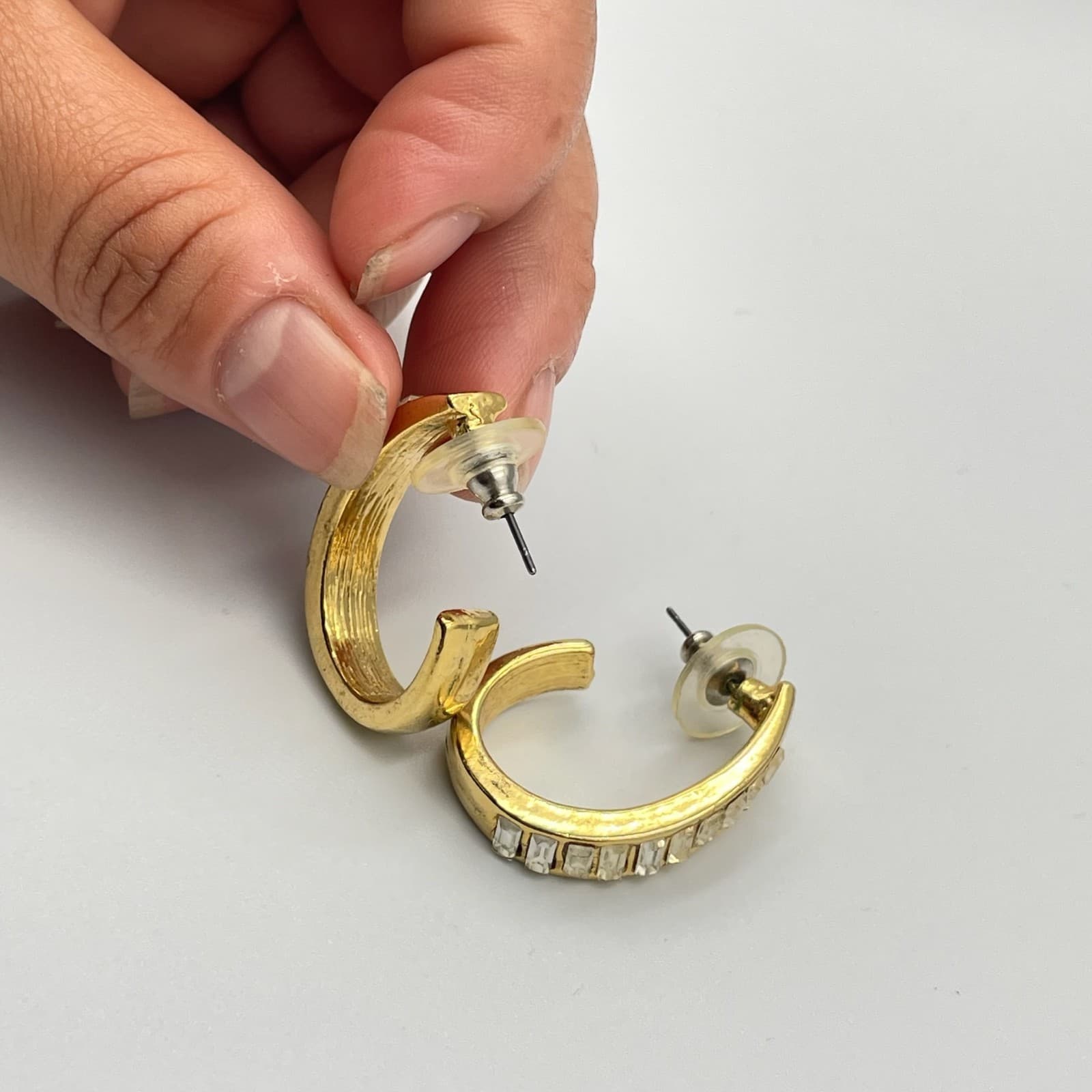 Vintage VTG Gold Tone Clear Baguette Crystal Rhinestone Channel Hoop Earrings - Thumbnail 7
