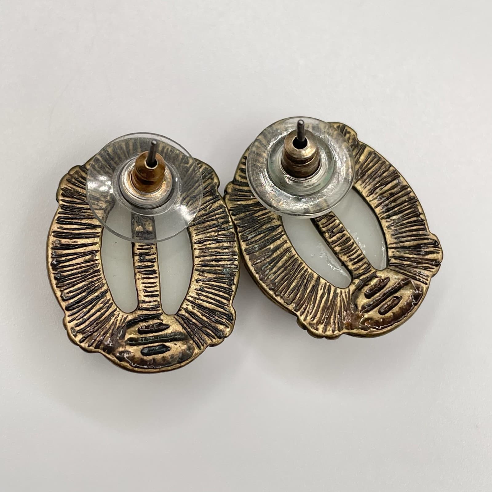 Vintage Oval Faux Pearl Stud Earrings Antique Gold Tone Style Post Back Classic - Thumbnail 6
