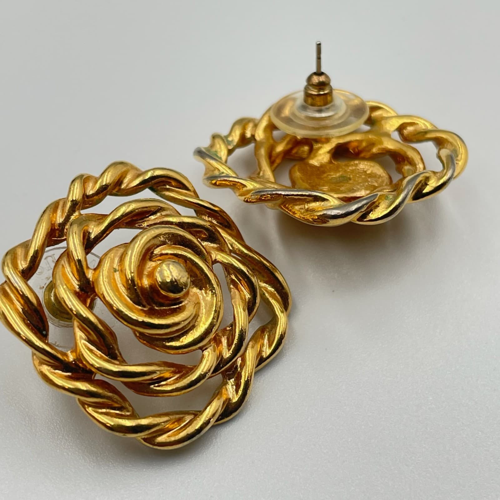 Vintage Gold Tone Rose Swirl Earrings Twisted Rope Stud Post Floral - Thumbnail 8