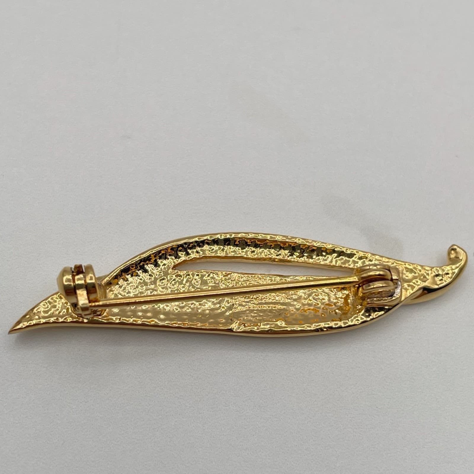 Vintage Gold Tone Leaf Brooch Clear Crystal Rhinestone Pin Modernist Style 1.5in - Thumbnail 9