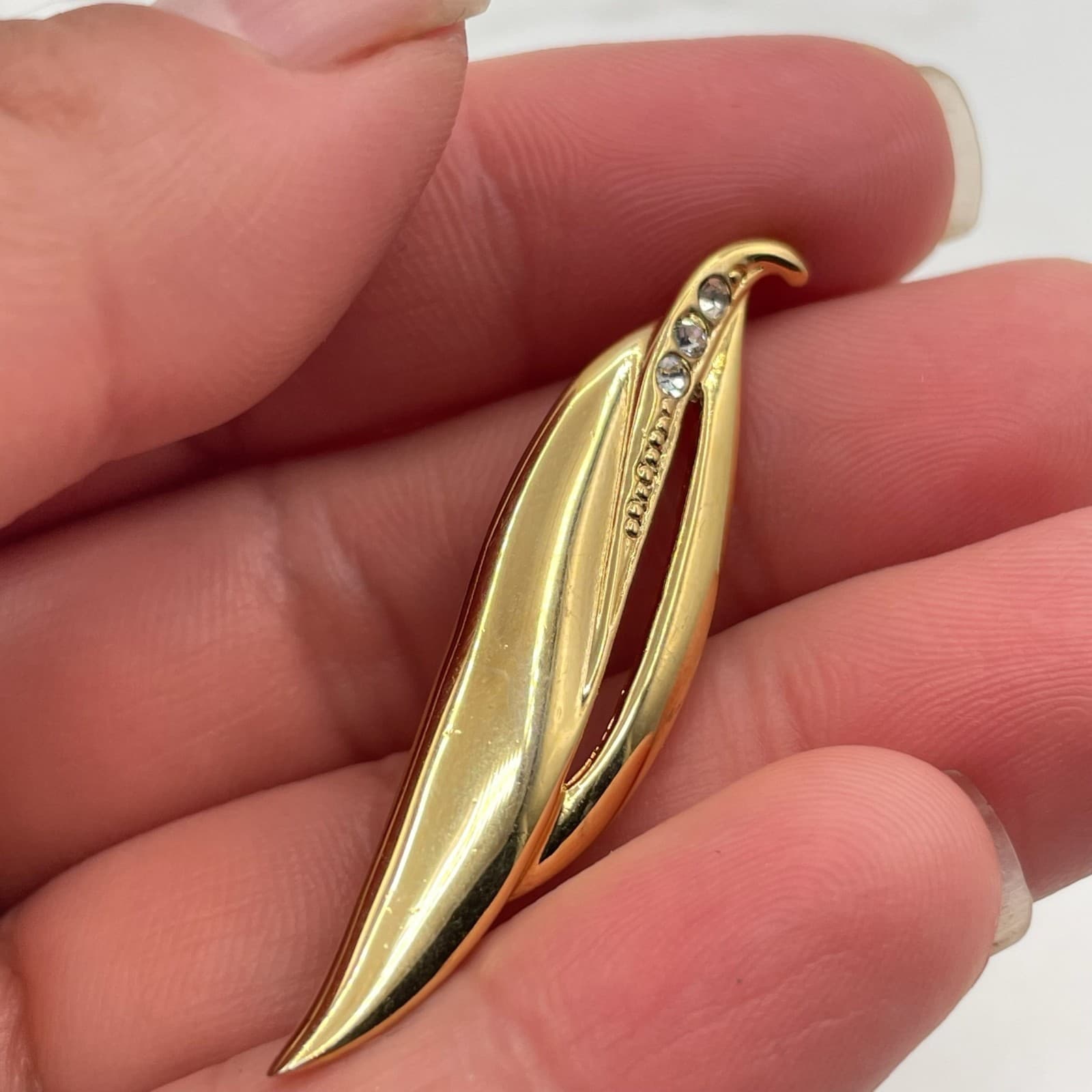 Vintage Gold Tone Leaf Brooch Clear Crystal Rhinestone Pin Modernist Style 1.5in - Thumbnail 11