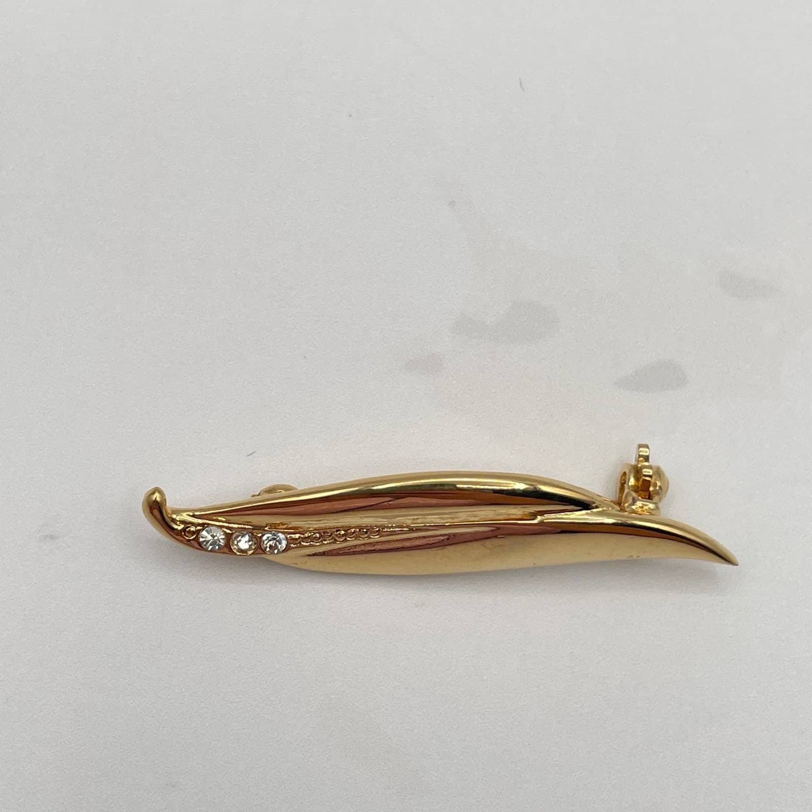Vintage Gold Tone Leaf Brooch Clear Crystal Rhinestone Pin Modernist Style 1.5in - Thumbnail 3
