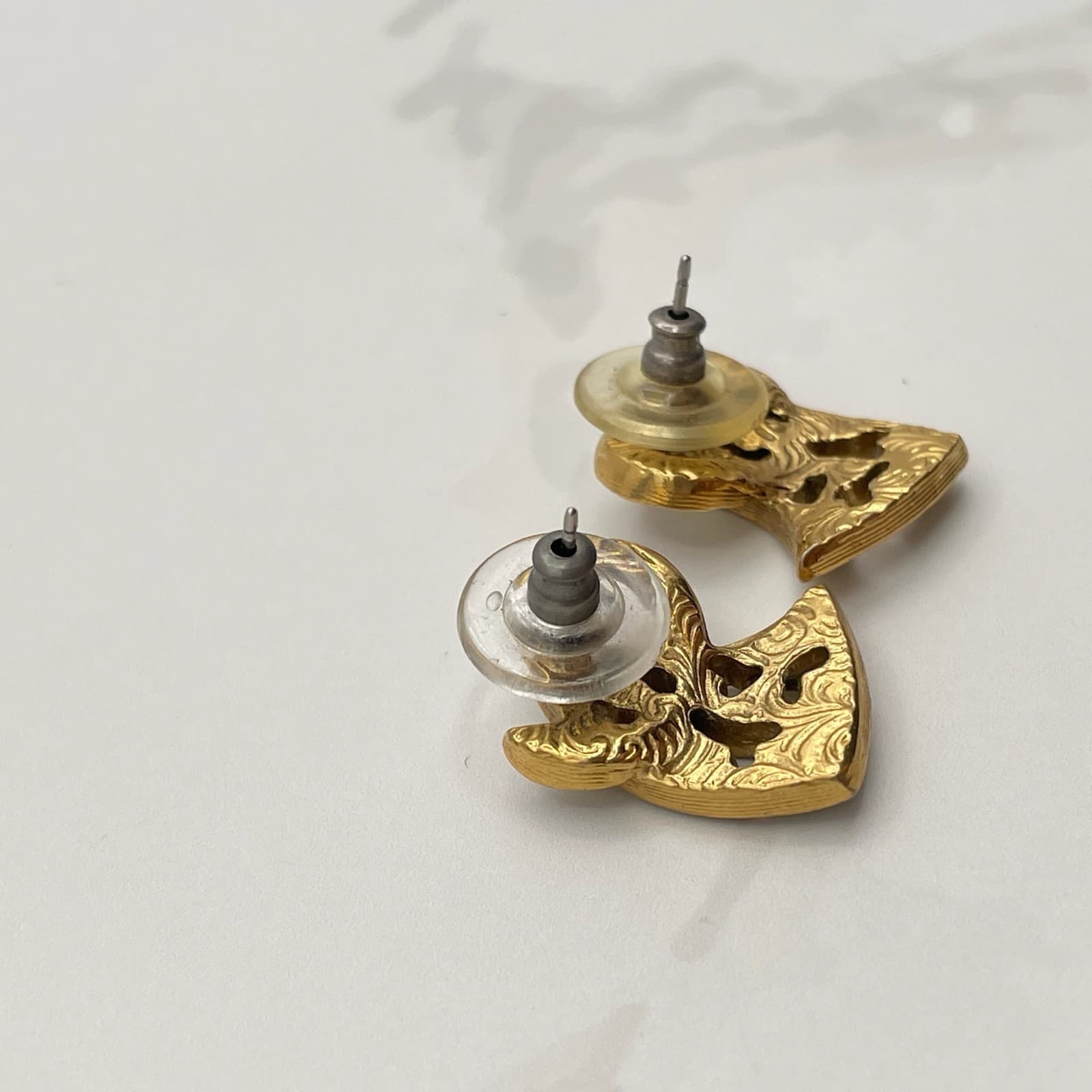Vintage VTG Gold-Tone Filigree Swirl Stud Earrings with Rhinestone Elegant - Thumbnail 4