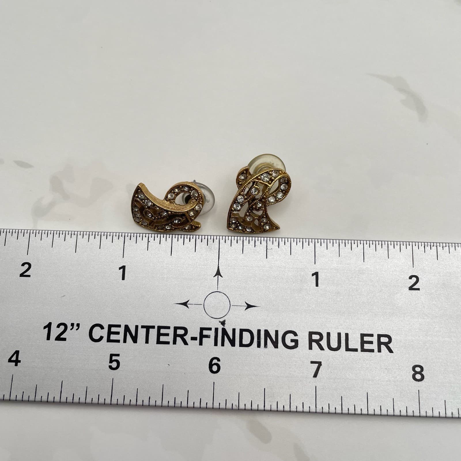 Vintage VTG Gold-Tone Filigree Swirl Stud Earrings with Rhinestone Elegant - Thumbnail 13
