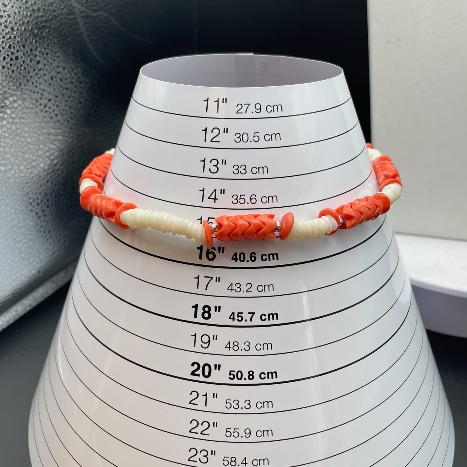 Vintage Orange Coral & White Shell Heishi Beaded Necklace 16" Beach Boho Style - Thumbnail 2