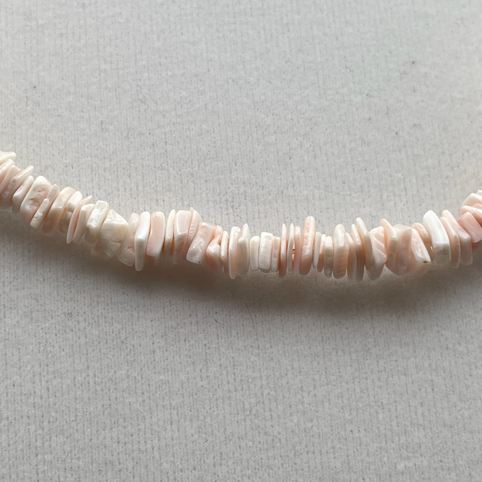 Vintage White Shell Chip Heishi Necklace Choker Gold Tone Barrel Clasp 16" - Thumbnail 4