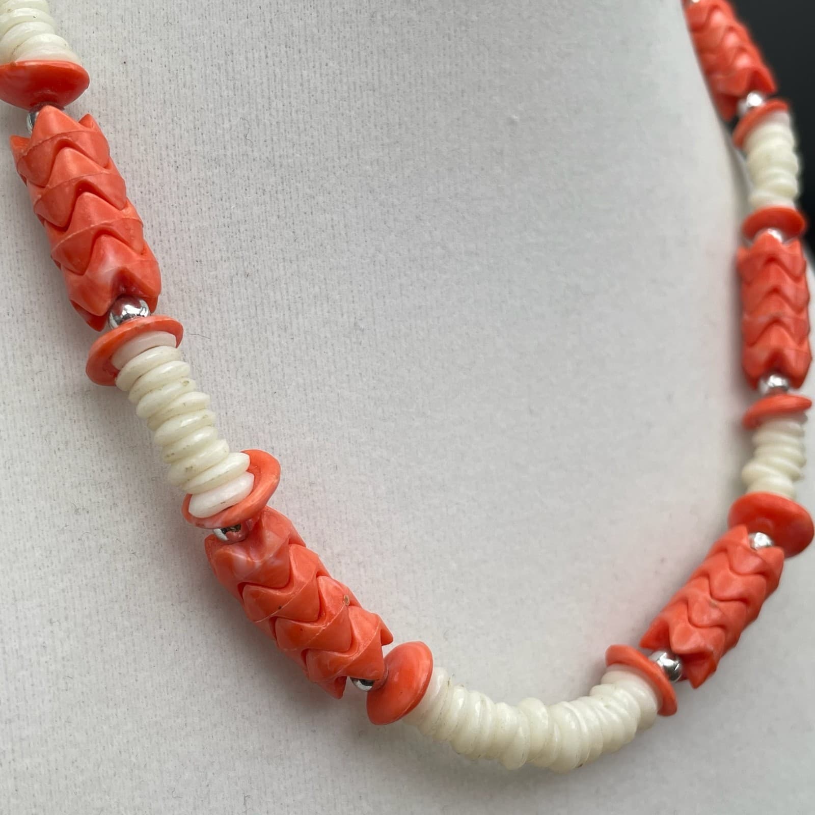 Vintage Orange Coral & White Shell Heishi Beaded Necklace 16" Beach Boho Style - Thumbnail 4