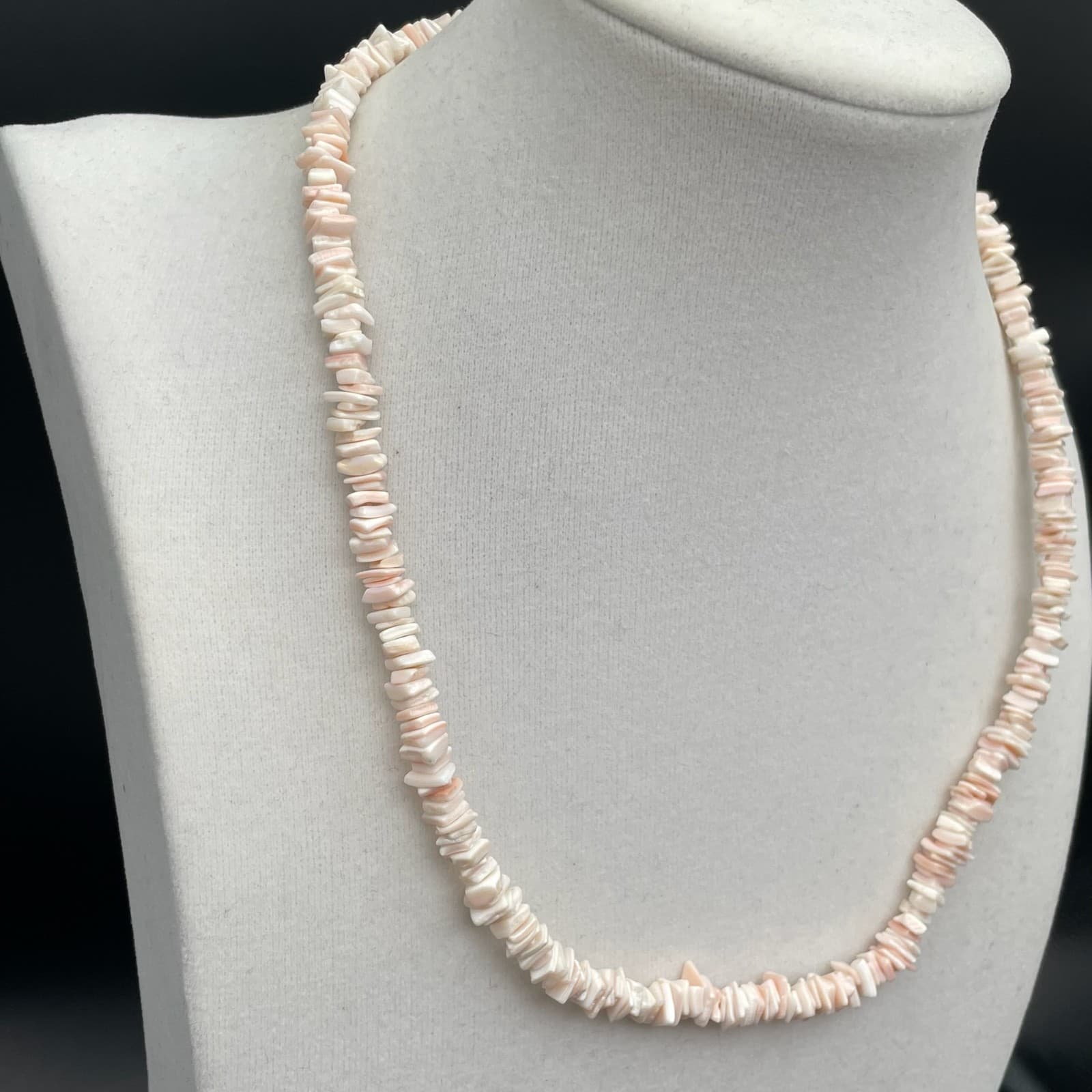 Vintage White Shell Chip Heishi Necklace Choker Gold Tone Barrel Clasp 16" - Thumbnail 3