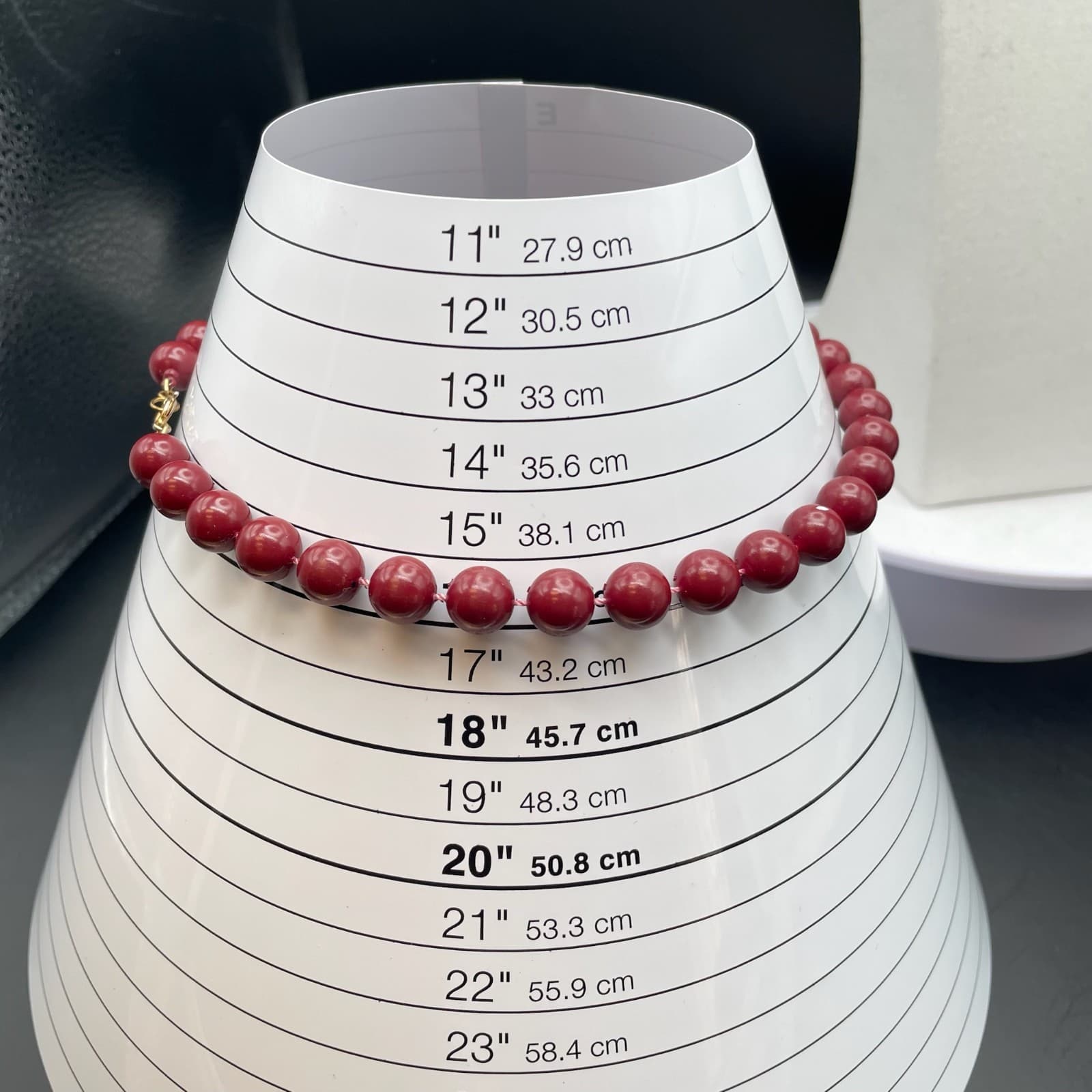 Vintage VTG Deep Red Beaded Necklace Chunky Acrylic Beads Gold Clasp 16" Choker - Thumbnail 2