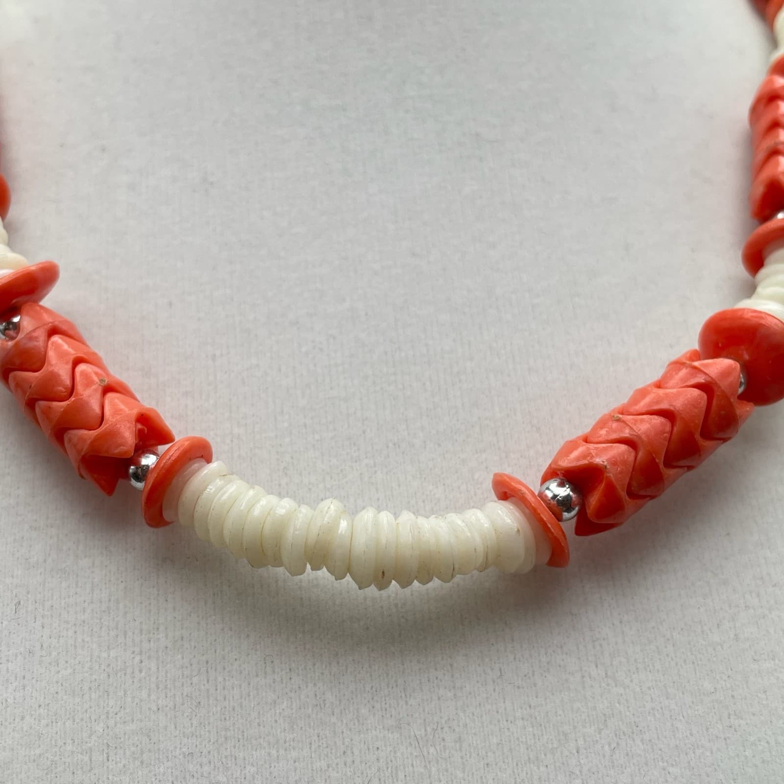 Vintage Orange Coral & White Shell Heishi Beaded Necklace 16" Beach Boho Style - Thumbnail 5