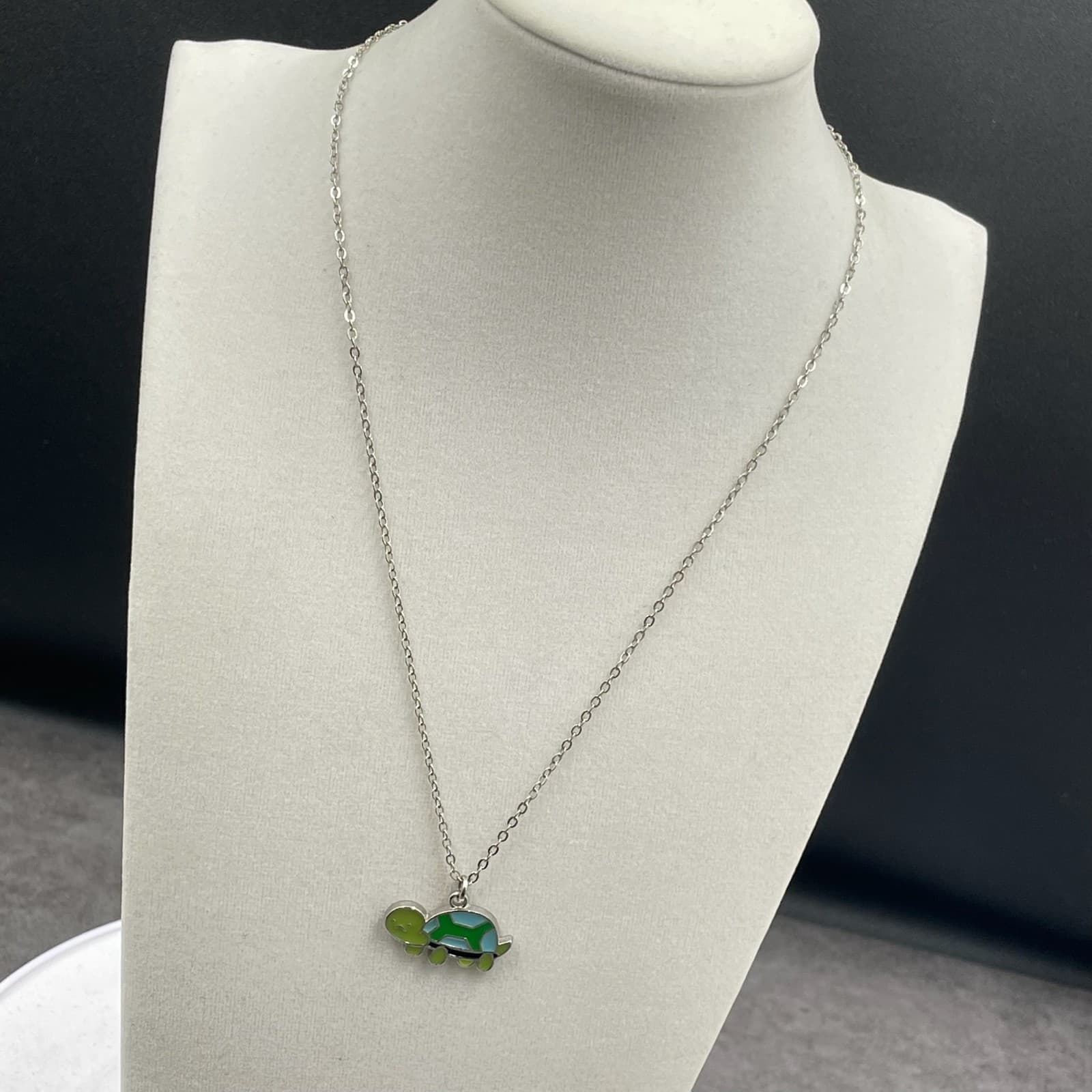 Vintage Silver-Toned Green Enamel Modern Fashion Turtle-Shape Charm Pendant - Thumbnail 3