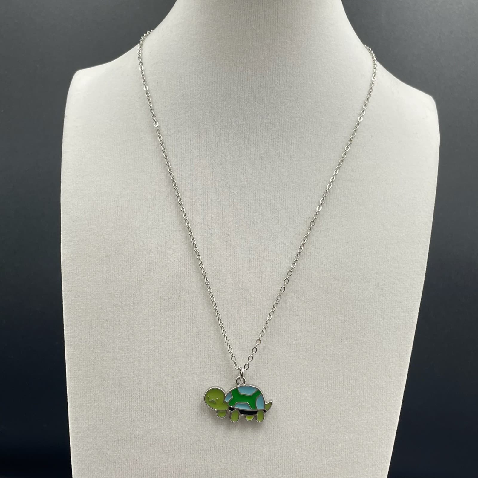 Vintage Silver-Toned Green Enamel Modern Fashion Turtle-Shape Charm Pendant - Thumbnail 2