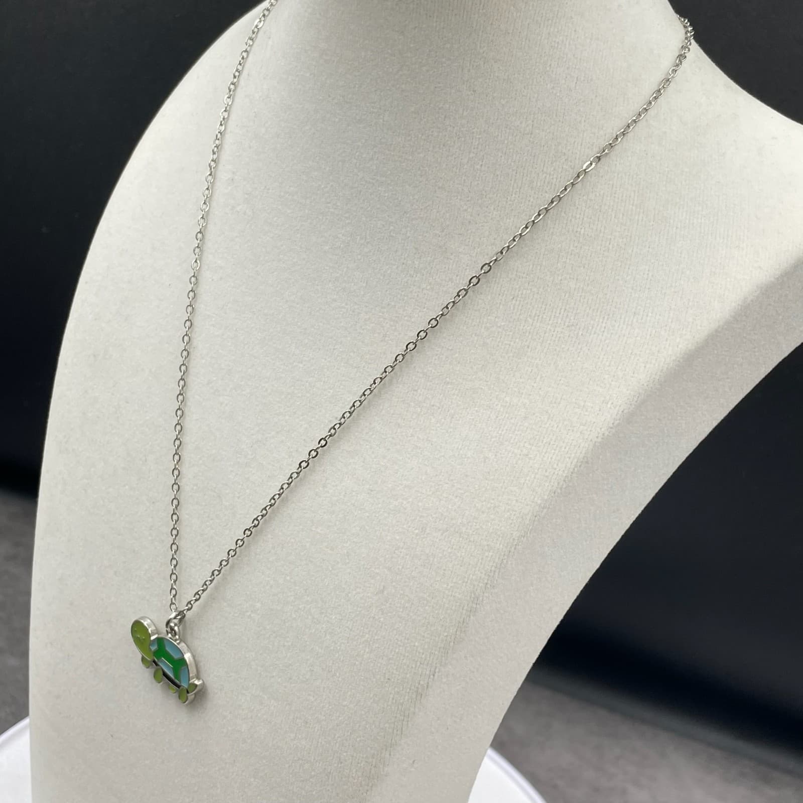Vintage Silver-Toned Green Enamel Modern Fashion Turtle-Shape Charm Pendant - Thumbnail 5