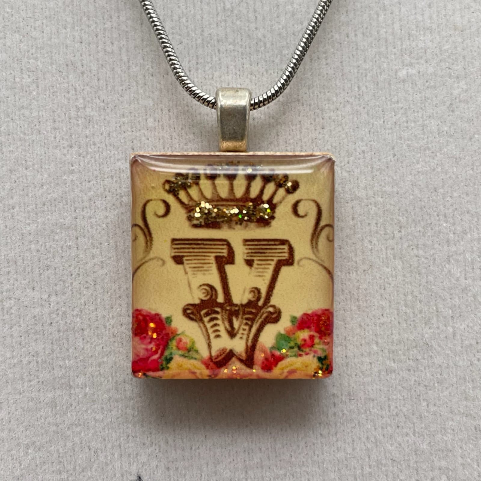 Vintage Initial V Monogram Wood Resin Square Pendant Necklace Silver Snake Chain - Thumbnail 3