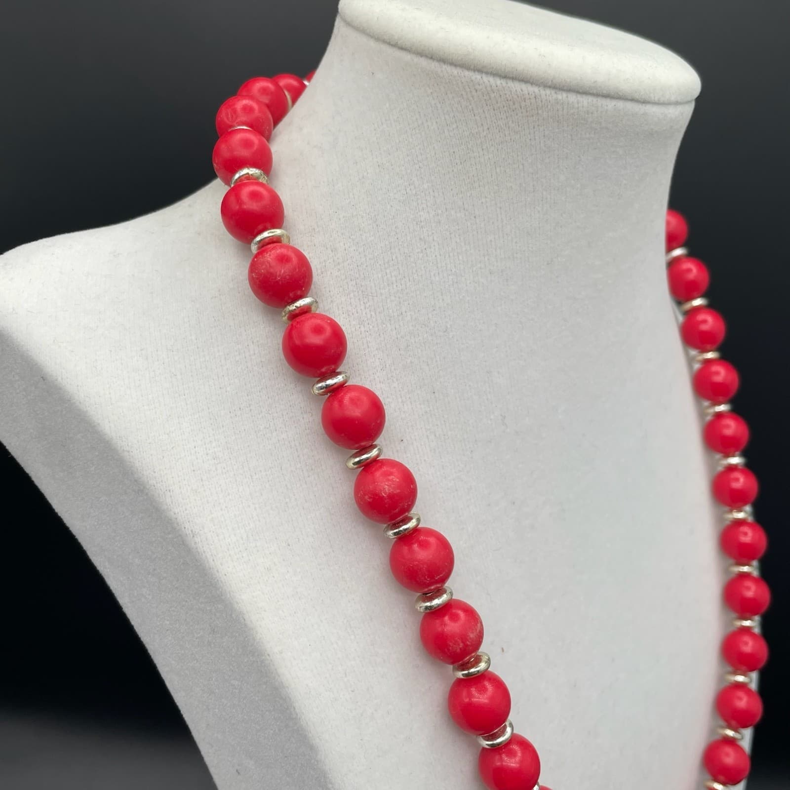 Vintage Red Plastic Beaded Necklace Silver Tone Spacers 18" Statement Y2K - Thumbnail 4
