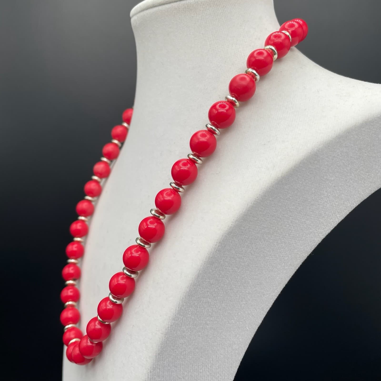 Vintage Red Plastic Beaded Necklace Silver Tone Spacers 18" Statement Y2K - Thumbnail 6