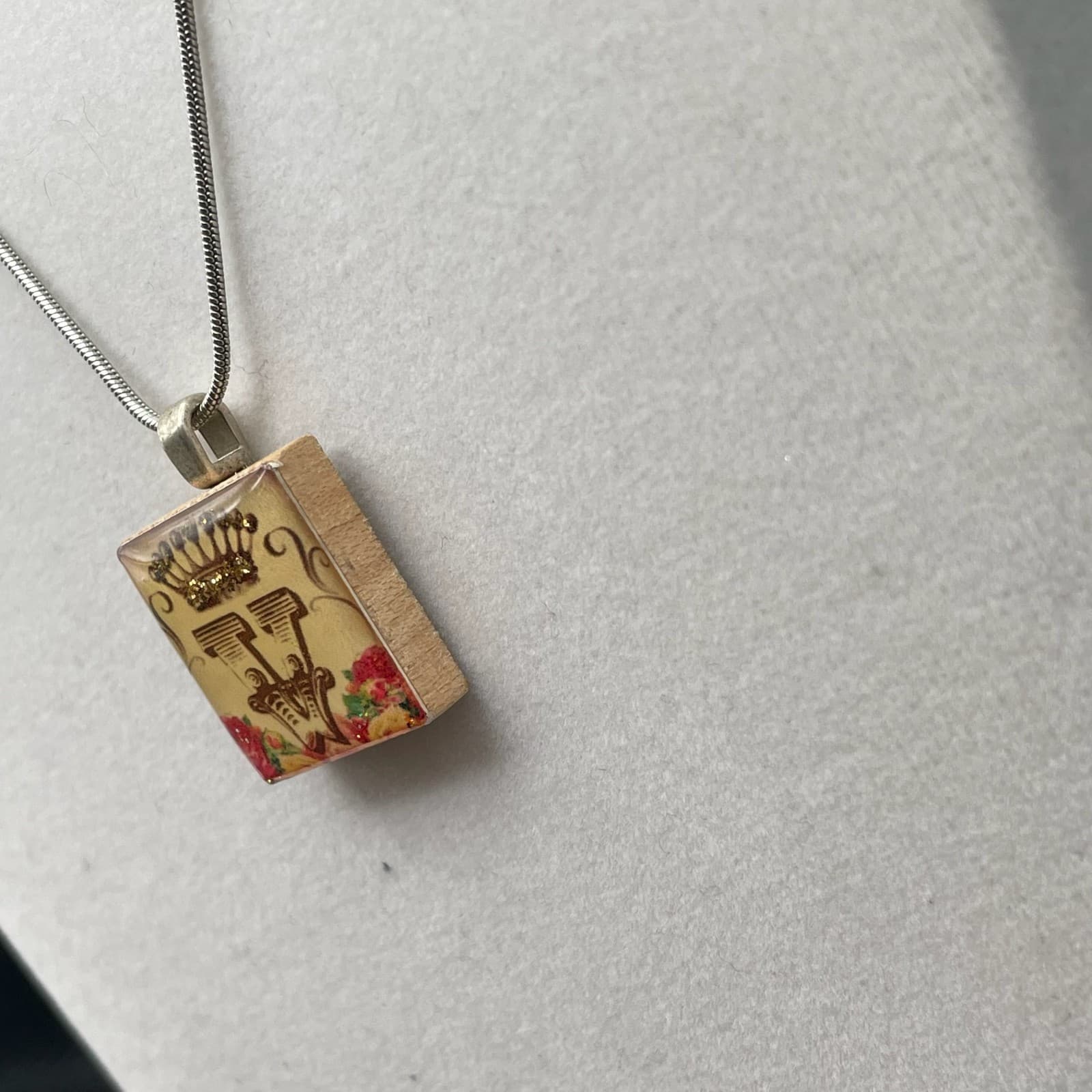 Vintage Initial V Monogram Wood Resin Square Pendant Necklace Silver Snake Chain - Thumbnail 4