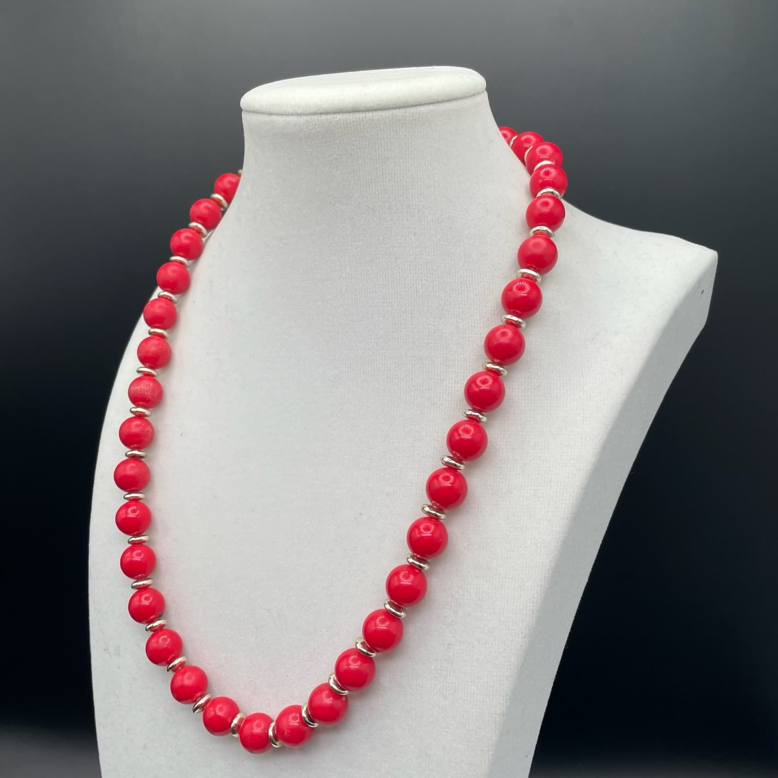 Vintage Red Plastic Beaded Necklace Silver Tone Spacers 18" Statement Y2K - Thumbnail 8
