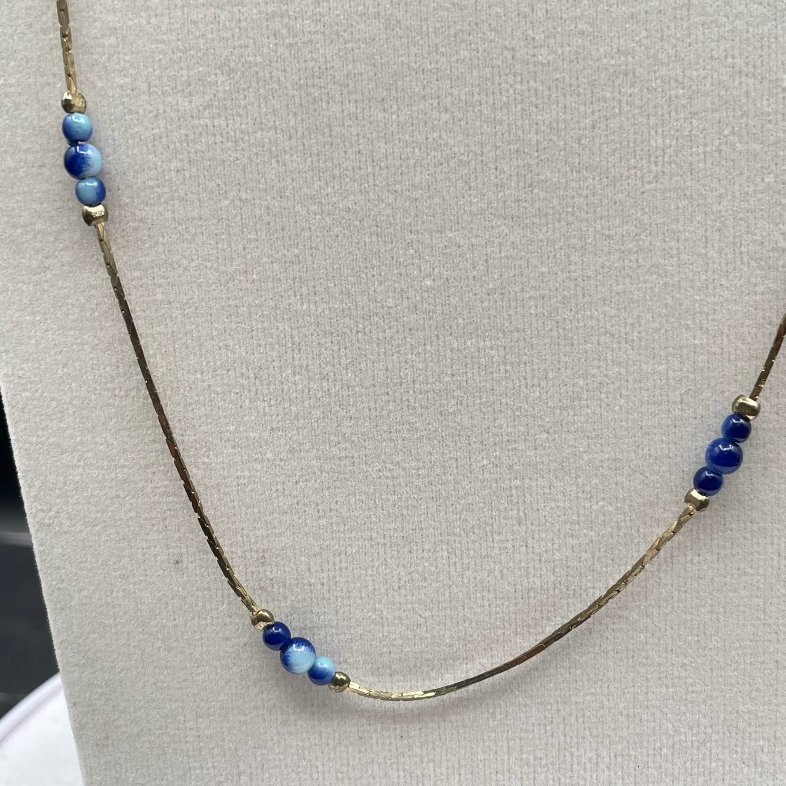 Vintage VTG Gold Tone Snake Chain Necklace Blue Swirl Glass Bead Stations 15 in - Thumbnail 4