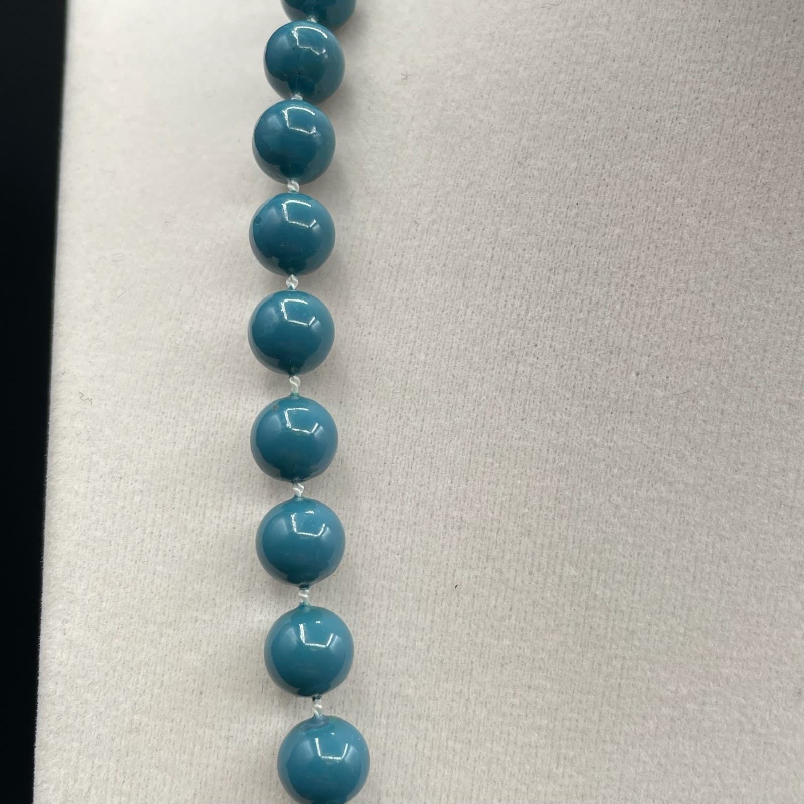 Vintage Teal Blue Glass Beaded Necklace 18" Single Strand Round Beads Minimalist - Thumbnail 3