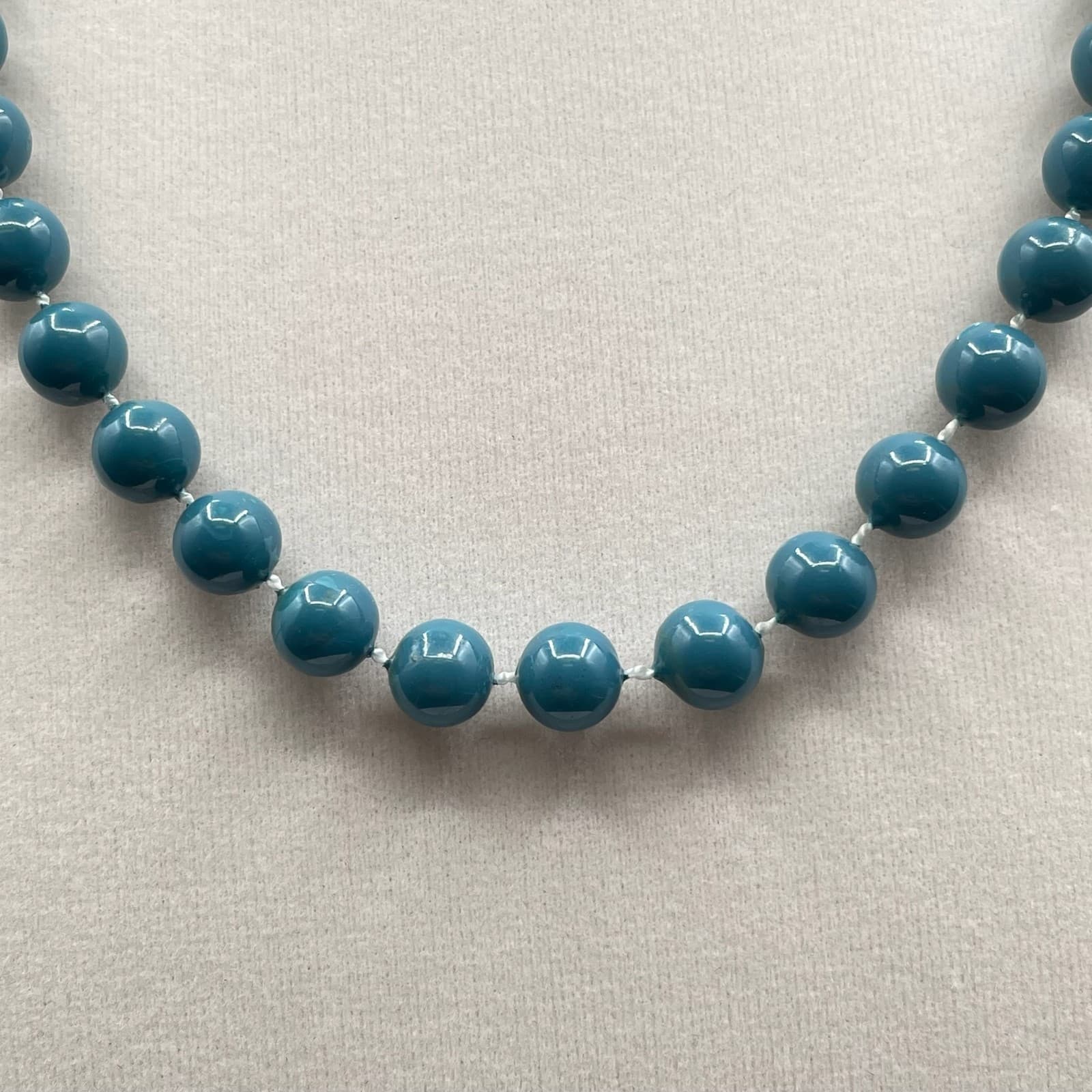 Vintage Teal Blue Glass Beaded Necklace 18" Single Strand Round Beads Minimalist - Thumbnail 4