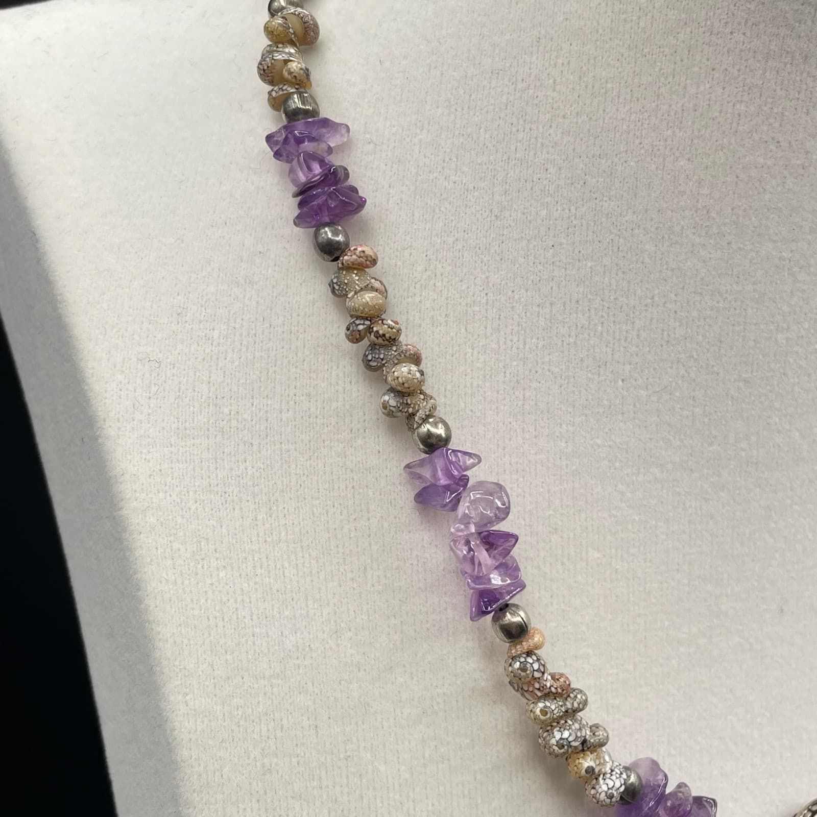 Vintage VTG Amethyst Chip & Seashell Beaded Choker Necklace Silver Tone Center - Thumbnail 5