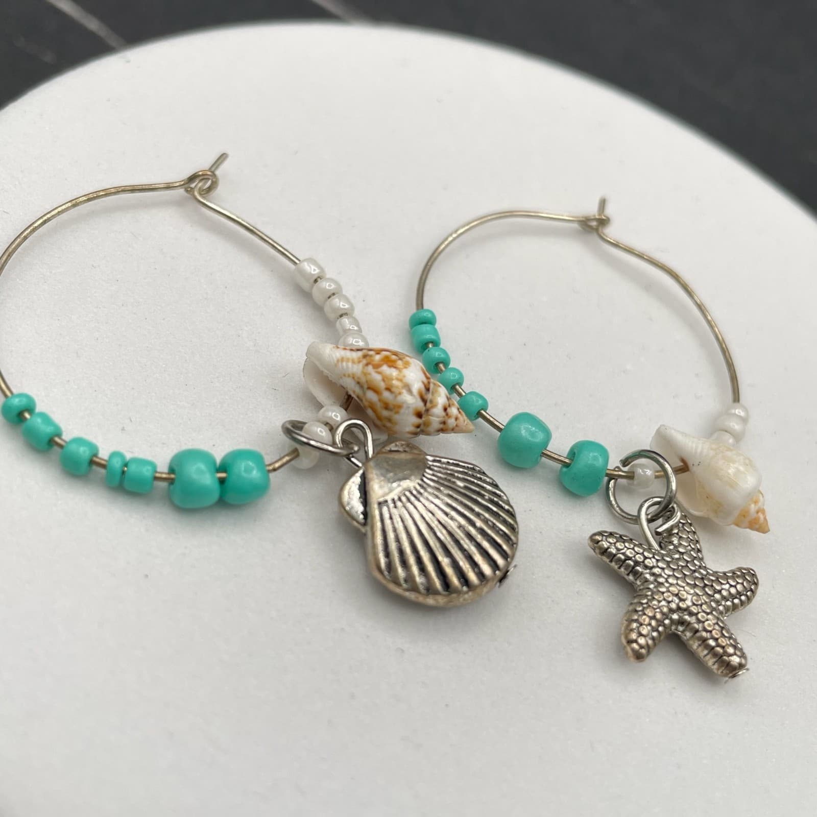Vintage Turquoise White Beads Silver-Toned Seashell Starfish Charm Hoop Earrings - Thumbnail 5